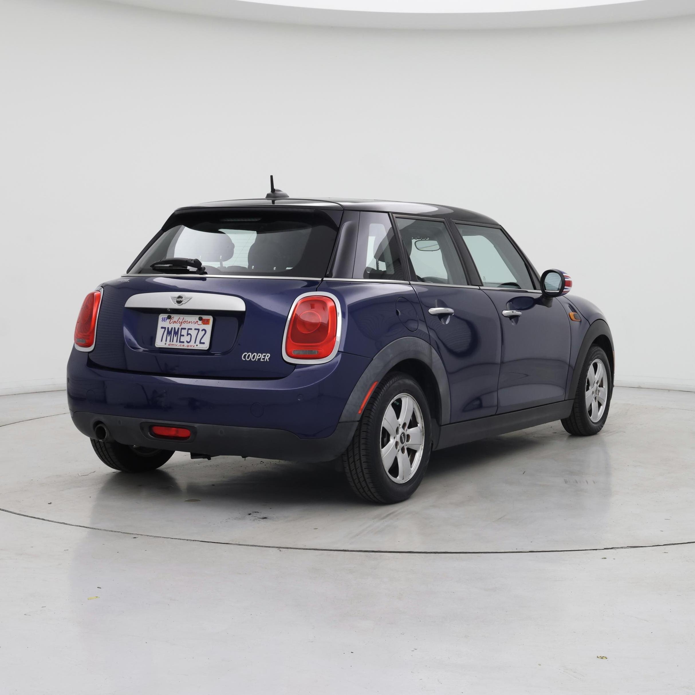 Thumbnail: 2015 MINI Cooper Hardtop - 8