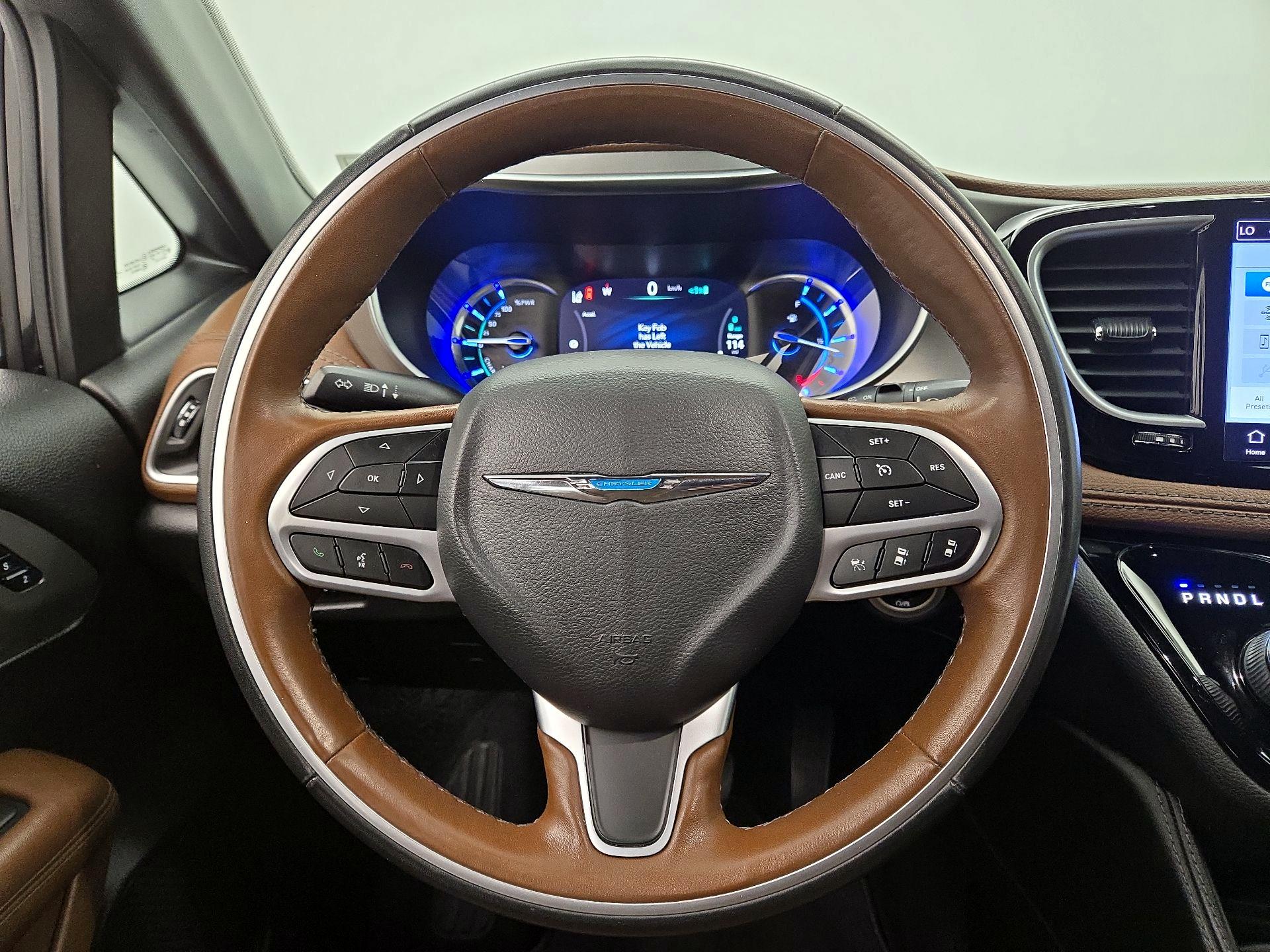 Thumbnail: 2021 Chrysler Pacifica - 10