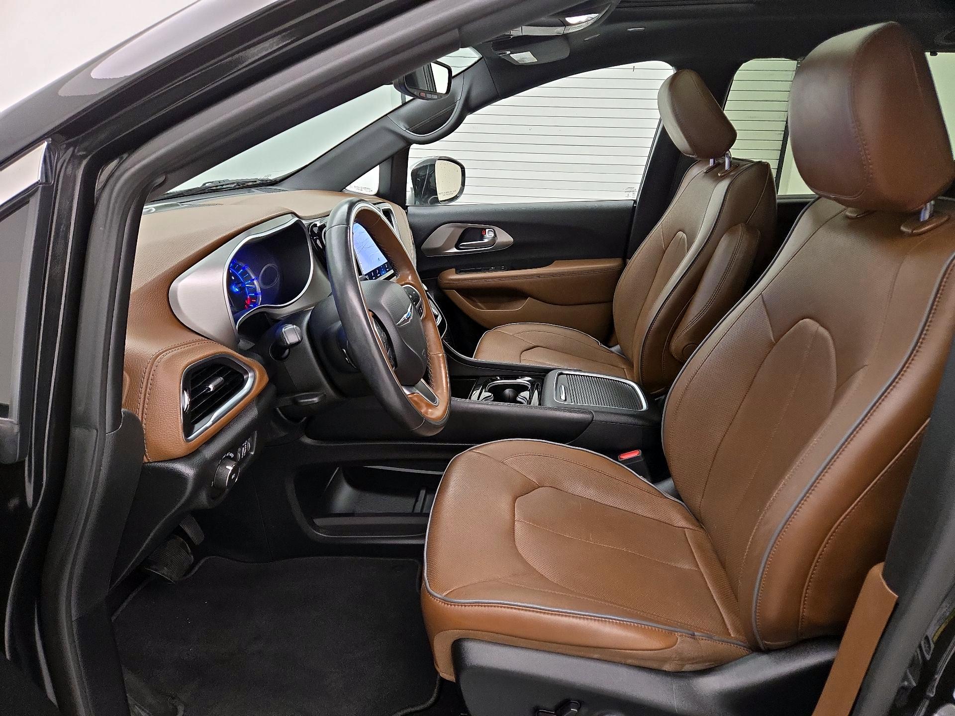 Thumbnail: 2021 Chrysler Pacifica - 11