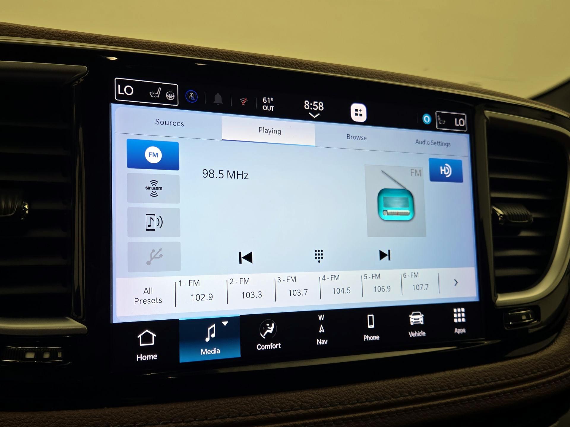 Thumbnail: 2021 Chrysler Pacifica - 16