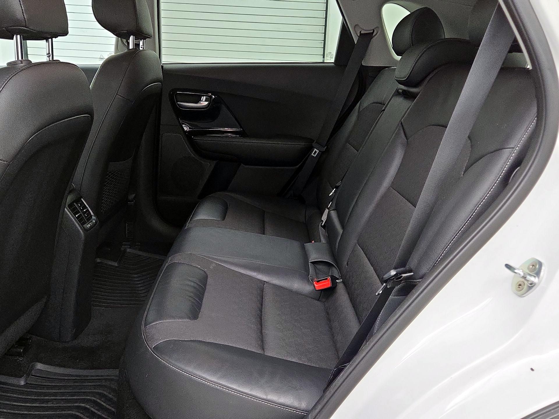 Thumbnail: 2019 Kia Niro - 19