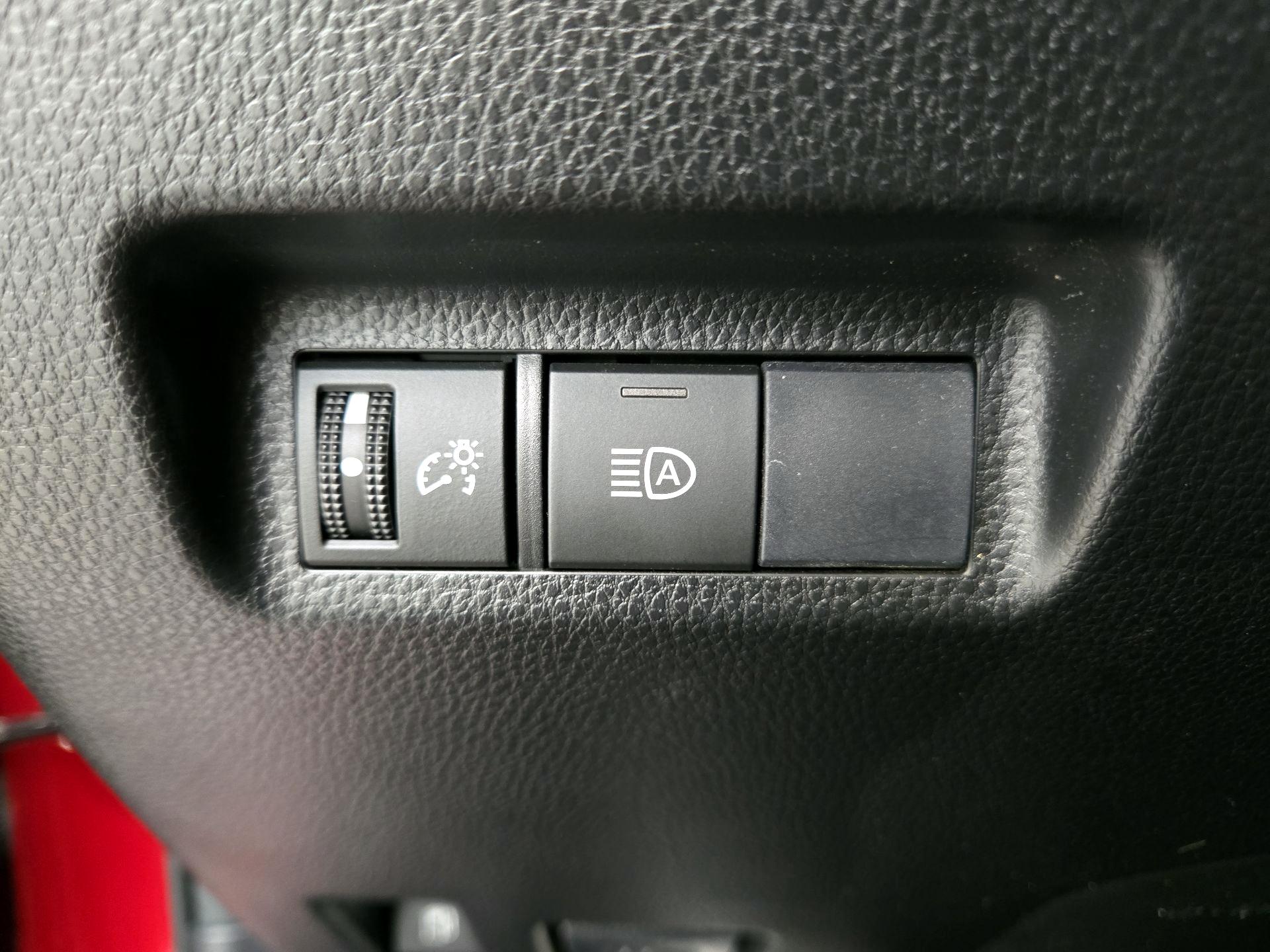 Thumbnail: 2020 Toyota RAV4 - 13