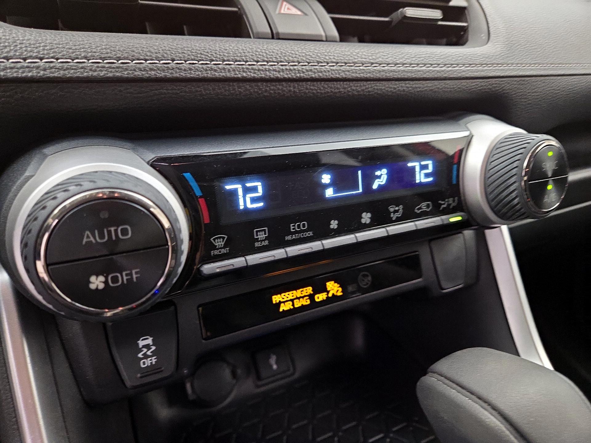 Thumbnail: 2020 Toyota RAV4 - 16