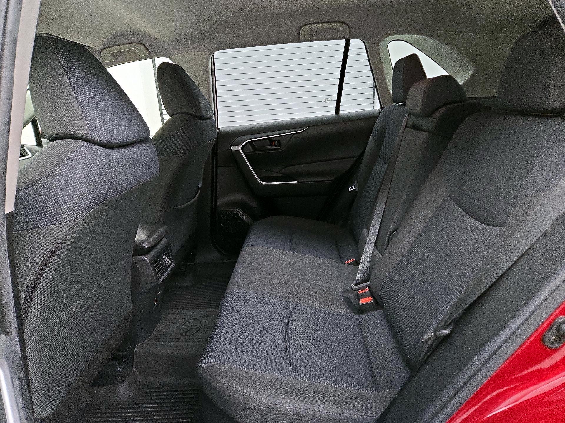 Thumbnail: 2020 Toyota RAV4 - 19