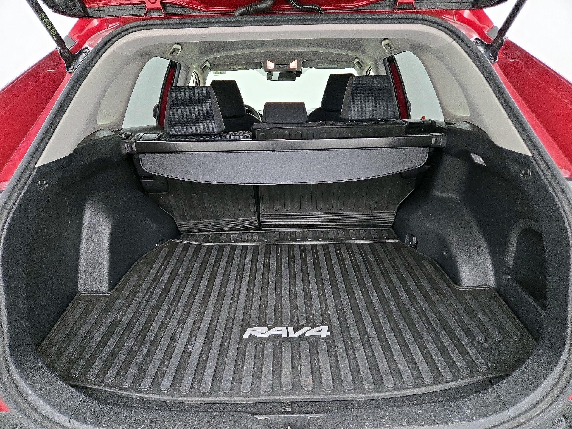 Thumbnail: 2020 Toyota RAV4 - 20