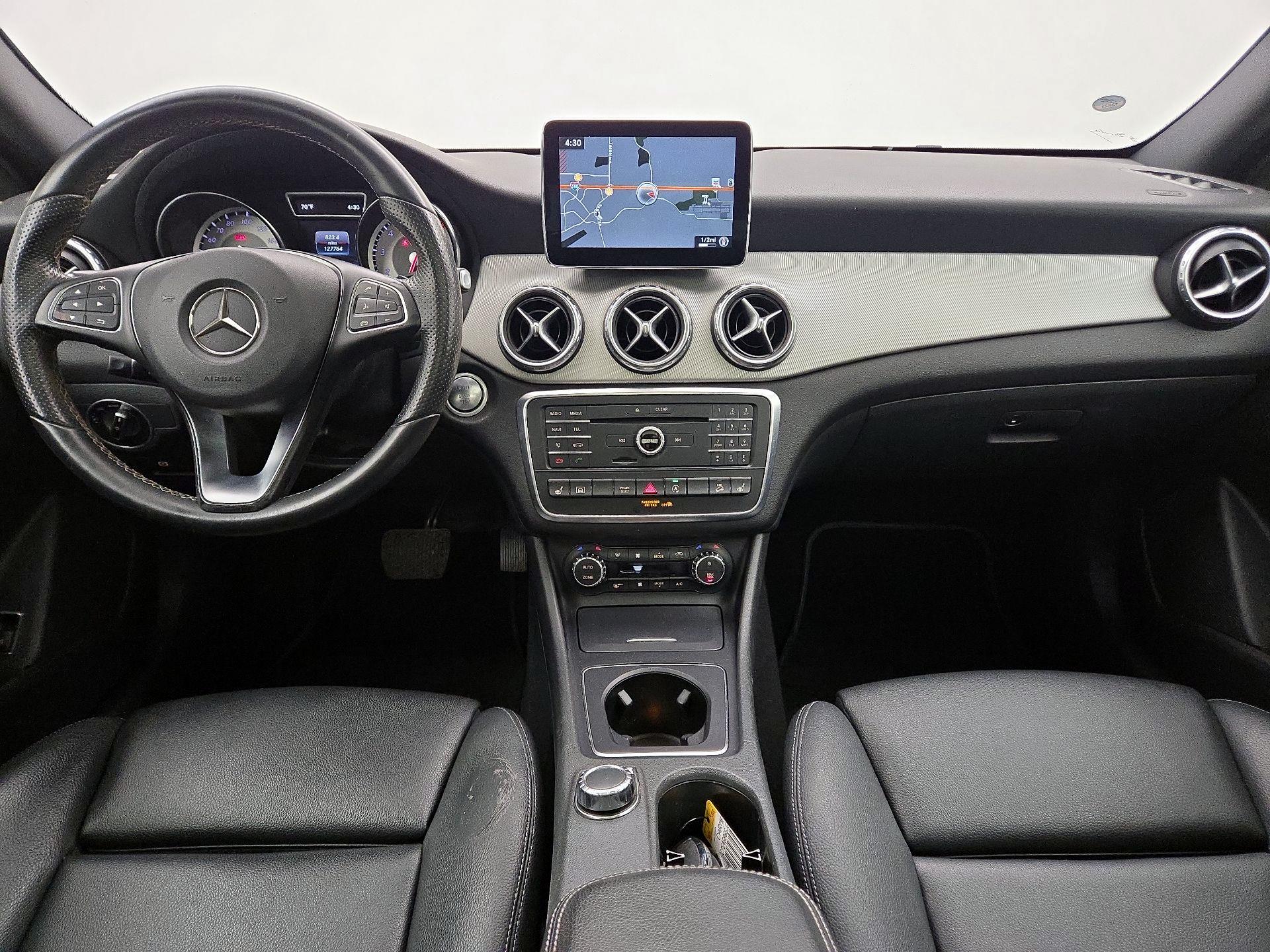 Thumbnail: 2016 Mercedes-Benz GLA - 9