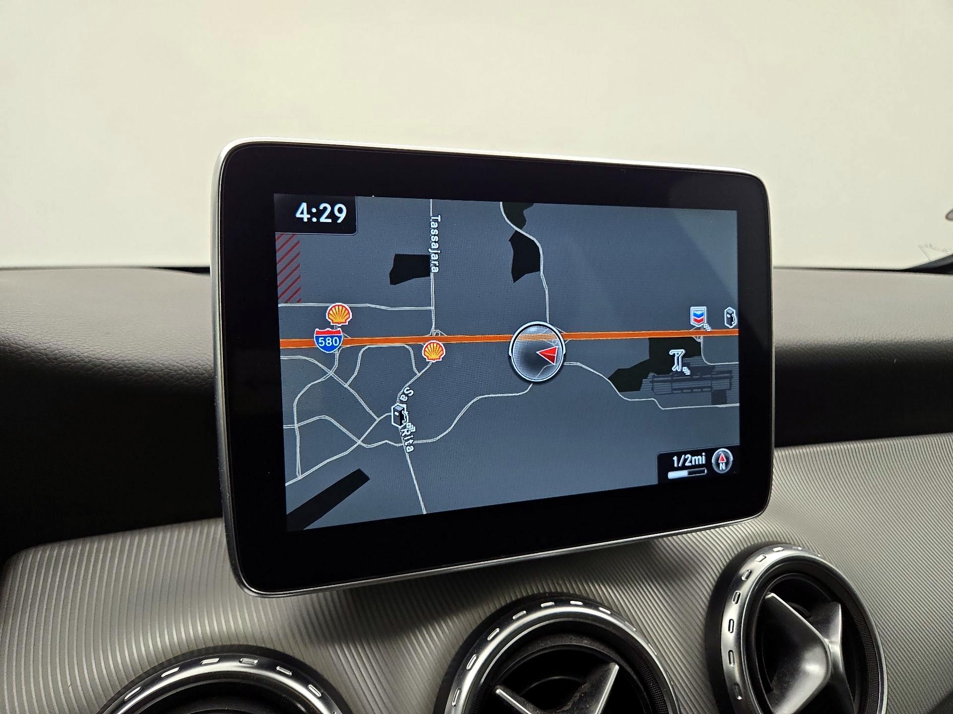 Thumbnail: 2016 Mercedes-Benz GLA - 14