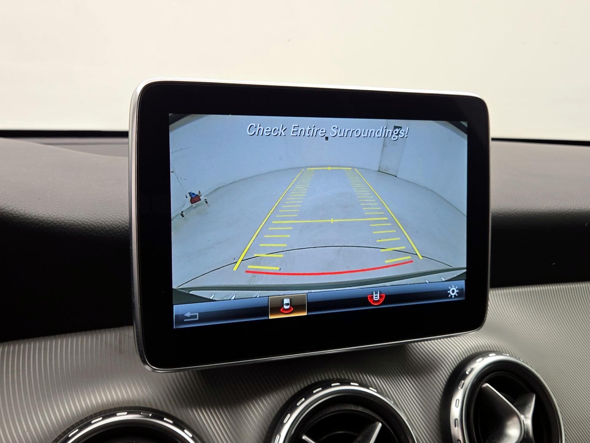 Thumbnail: 2016 Mercedes-Benz GLA - 15