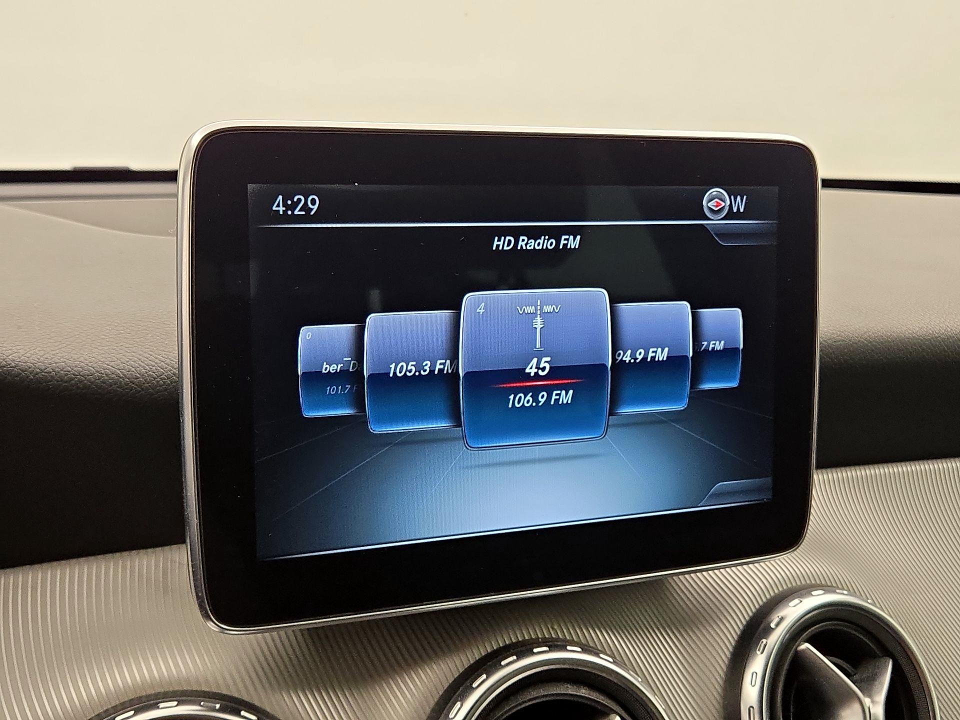 Thumbnail: 2016 Mercedes-Benz GLA - 16