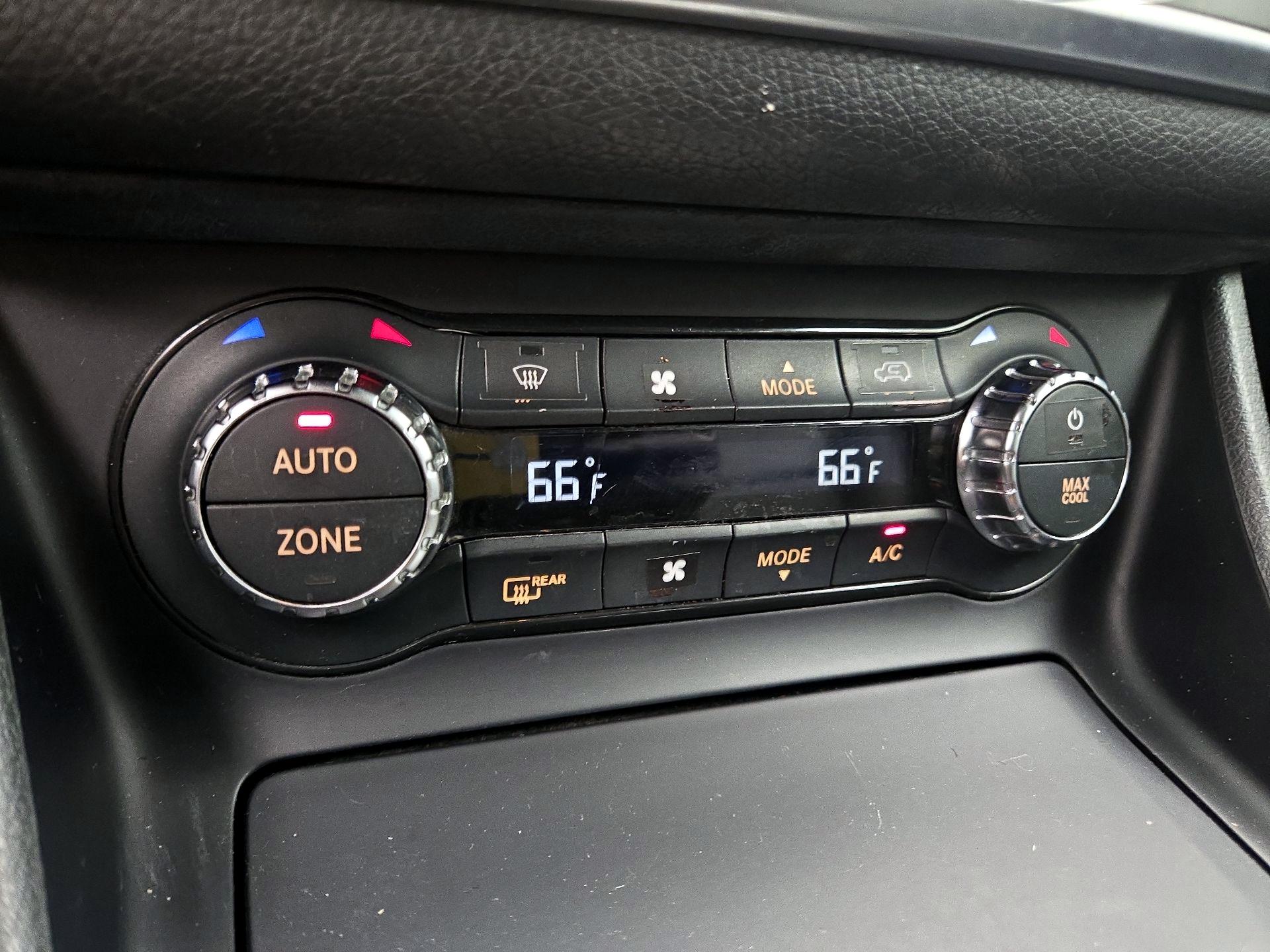 Thumbnail: 2016 Mercedes-Benz GLA - 17