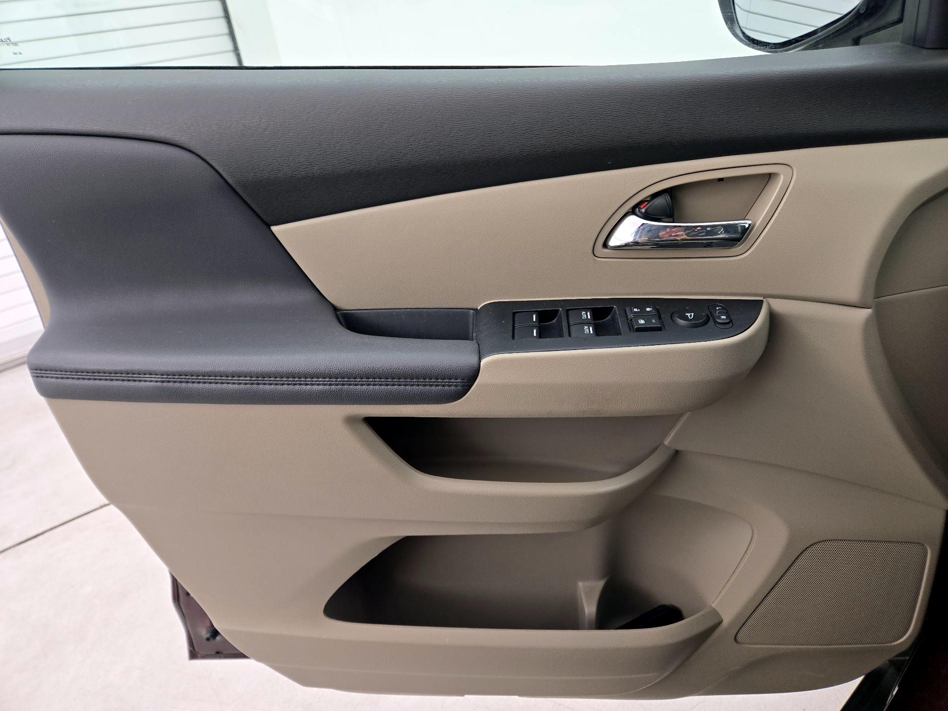 Thumbnail: 2015 Honda Odyssey - 12