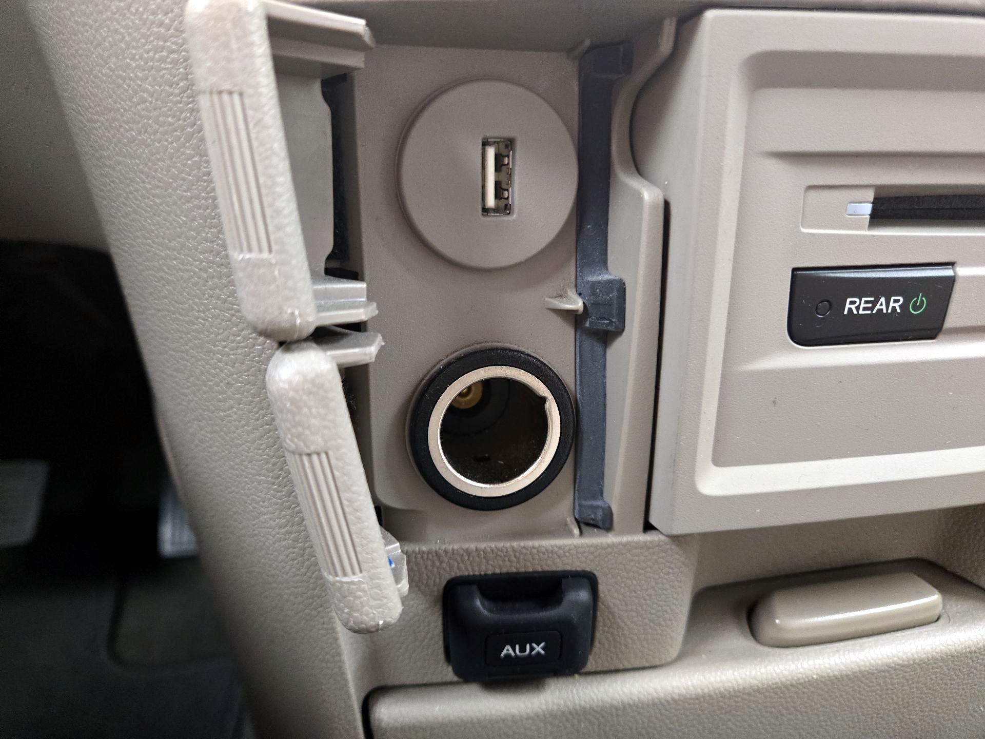 Thumbnail: 2015 Honda Odyssey - 19