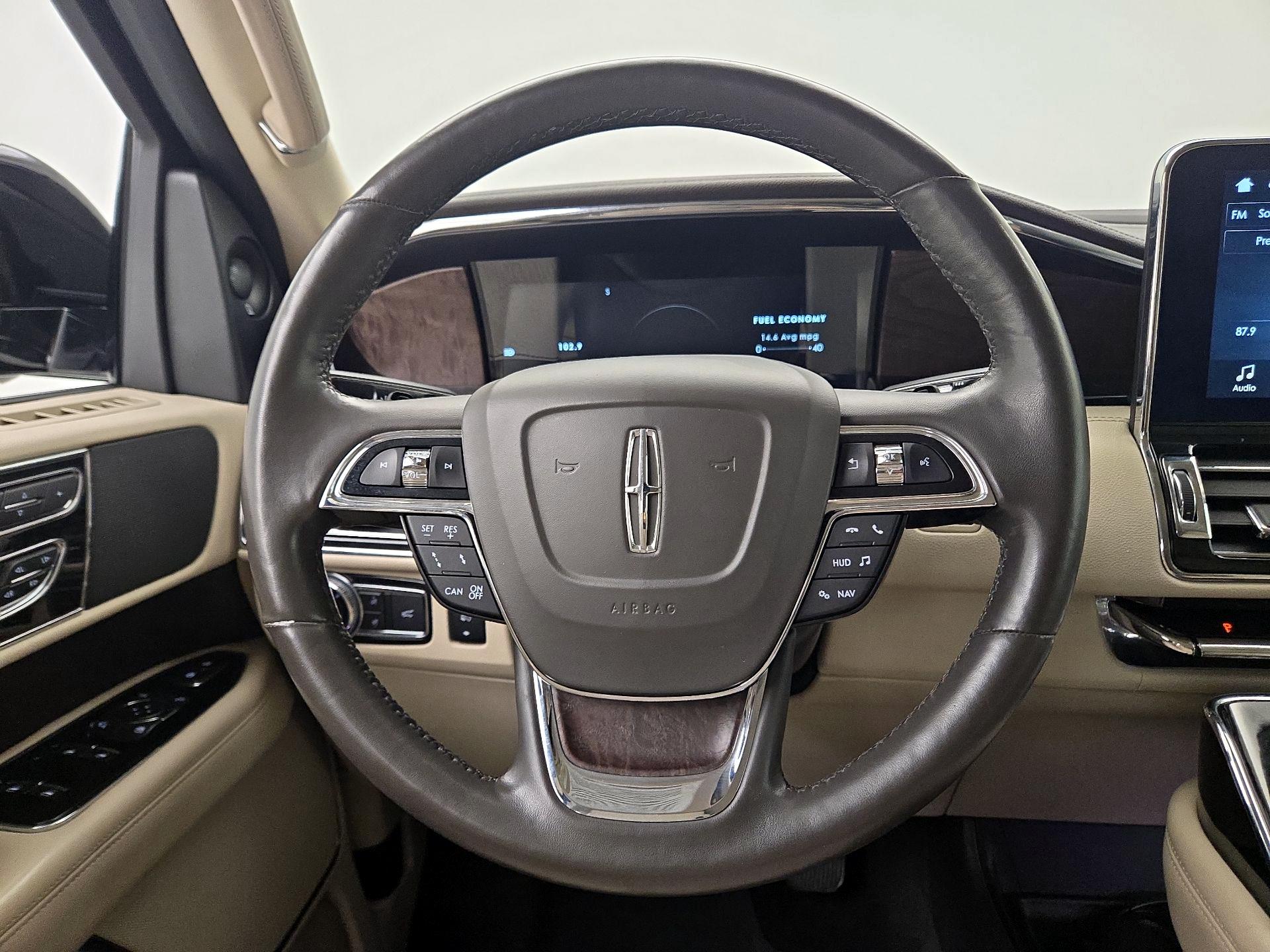 Thumbnail: 2019 Lincoln Navigator - 10