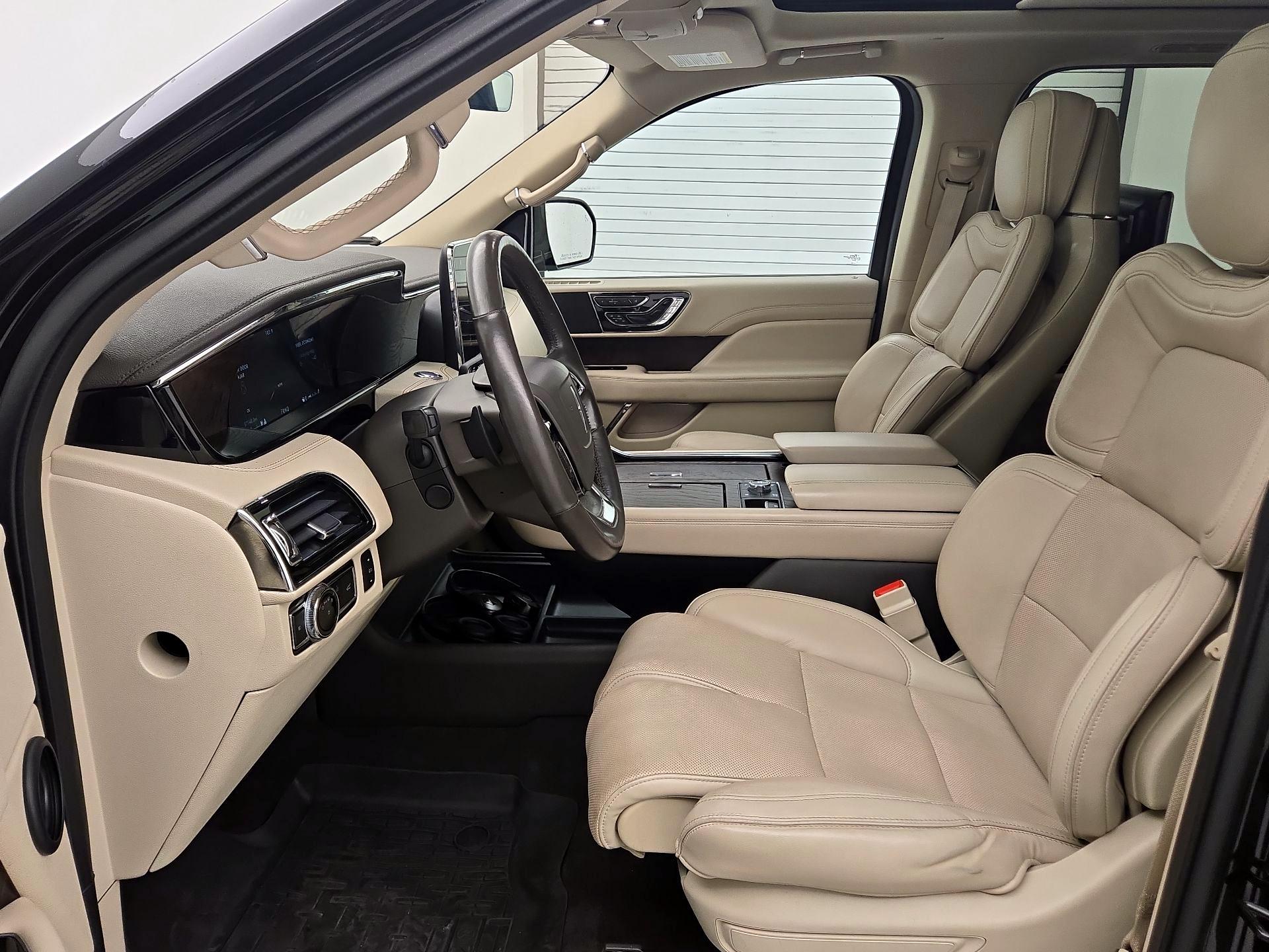 Thumbnail: 2019 Lincoln Navigator - 11