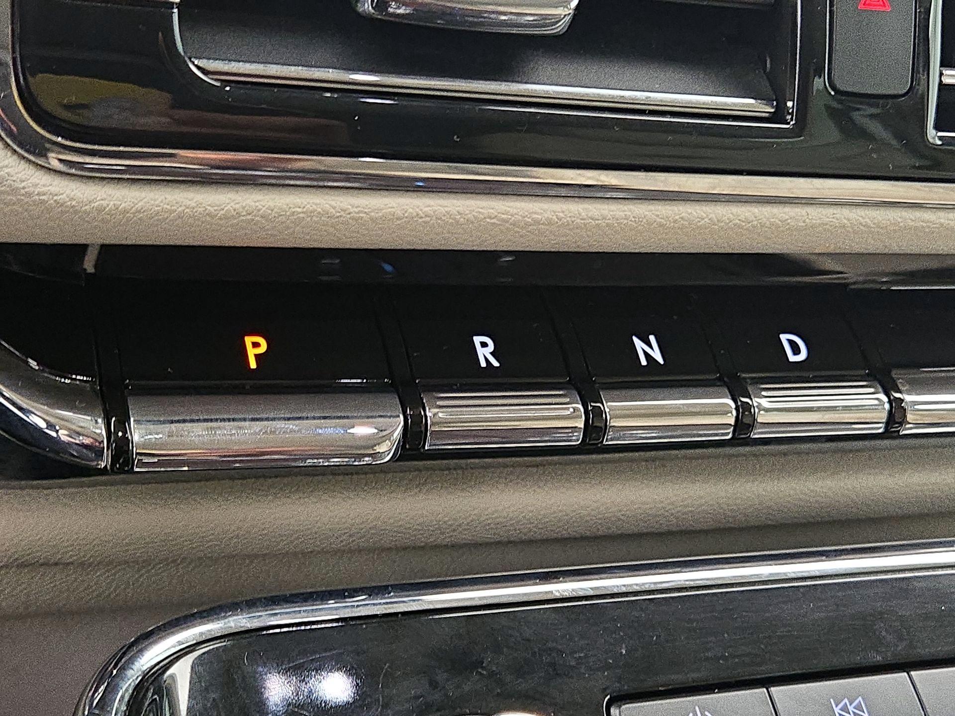 Thumbnail: 2019 Lincoln Navigator - 17