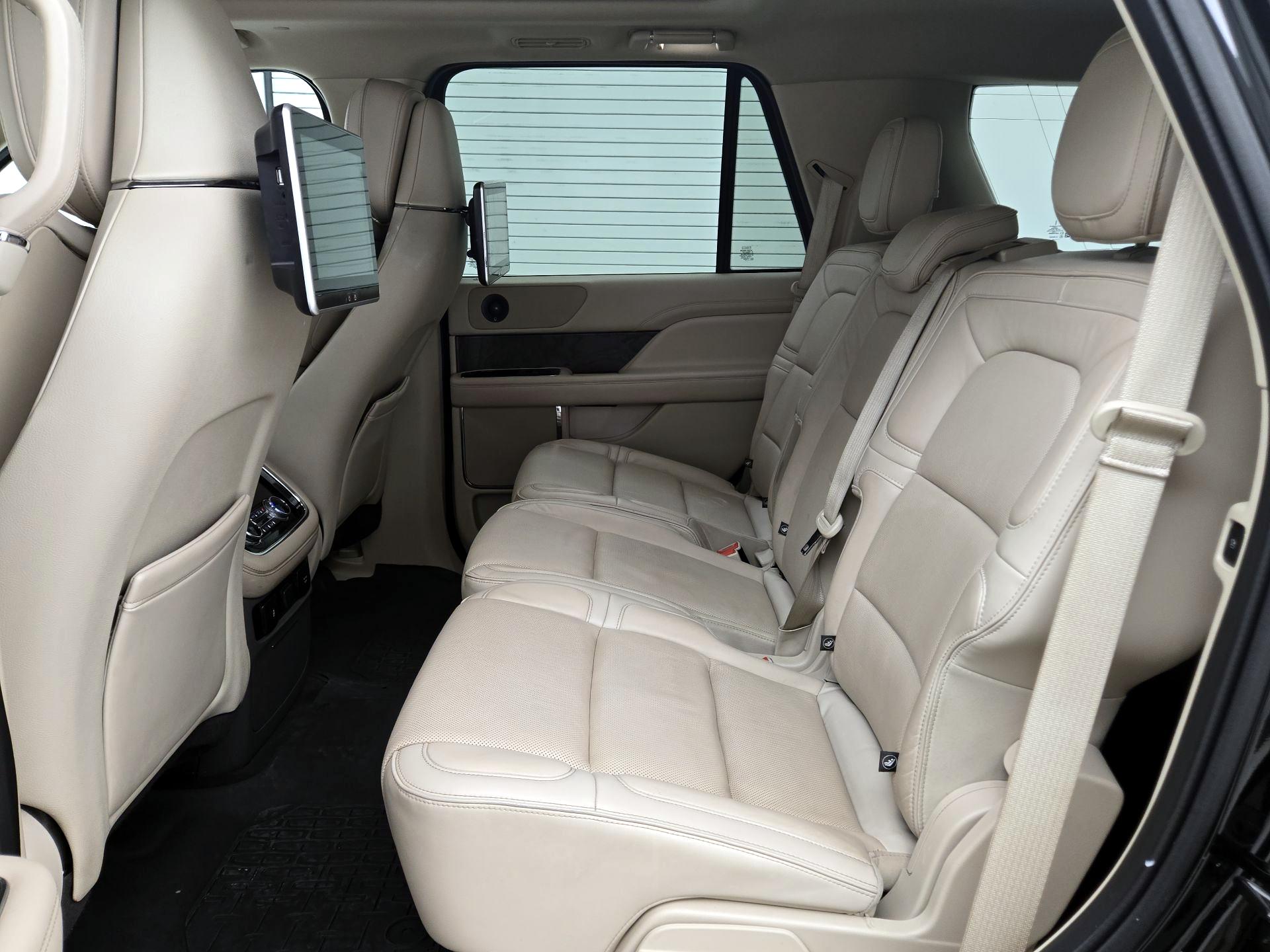 Thumbnail: 2019 Lincoln Navigator - 20