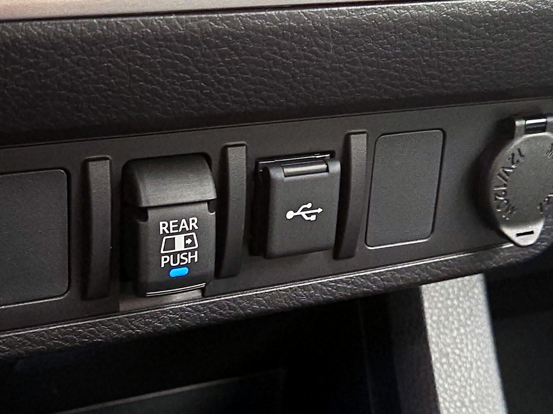 Thumbnail: 2023 Toyota Tacoma - 19