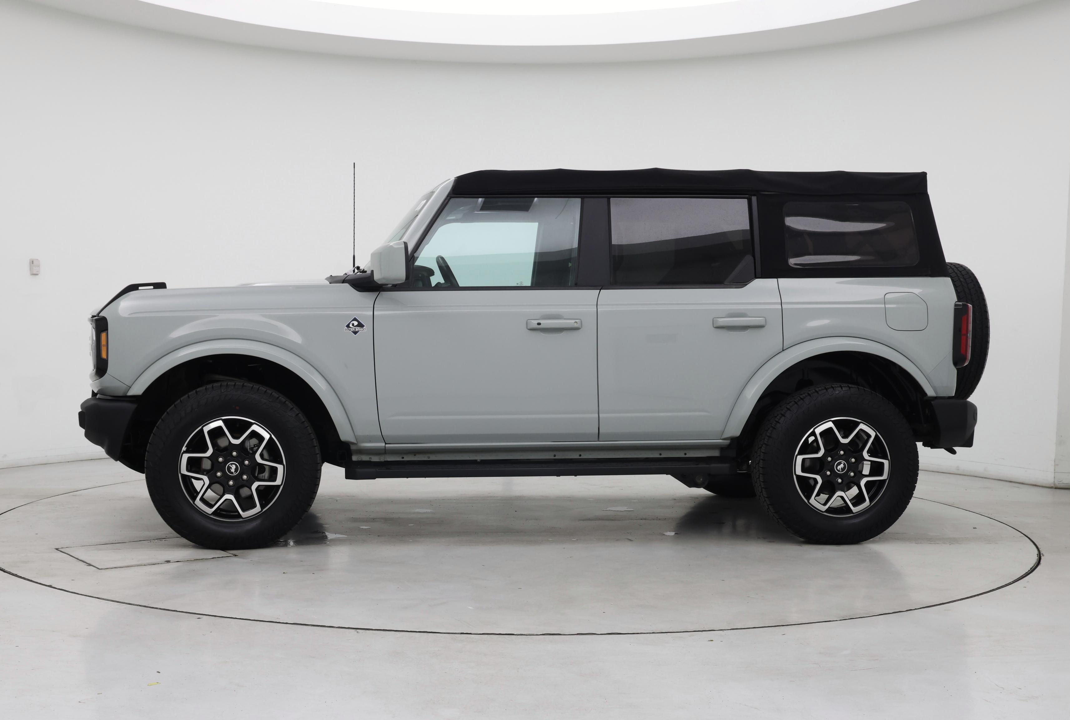 Thumbnail: 2021 Ford Bronco - 3