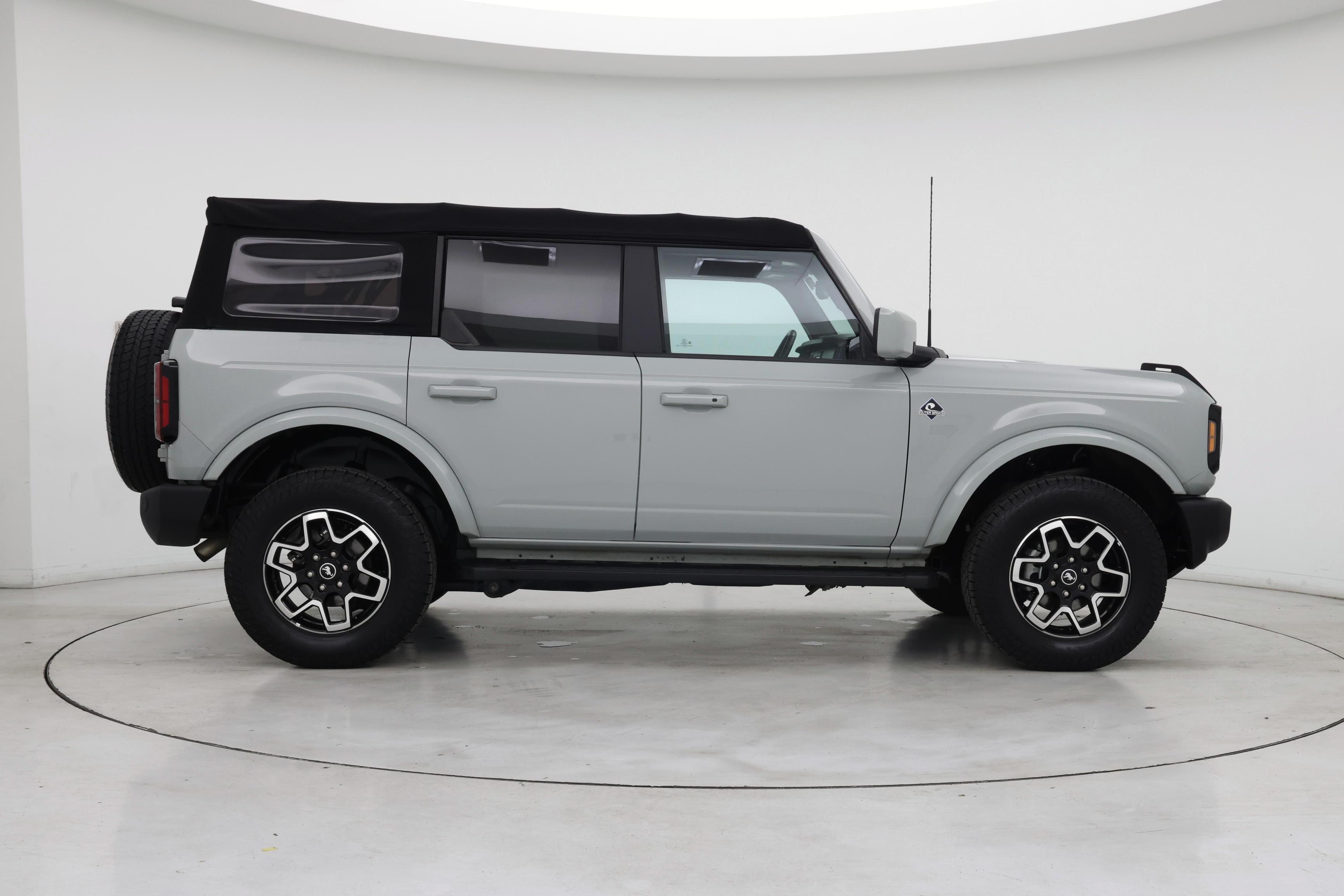 Thumbnail: 2021 Ford Bronco - 7