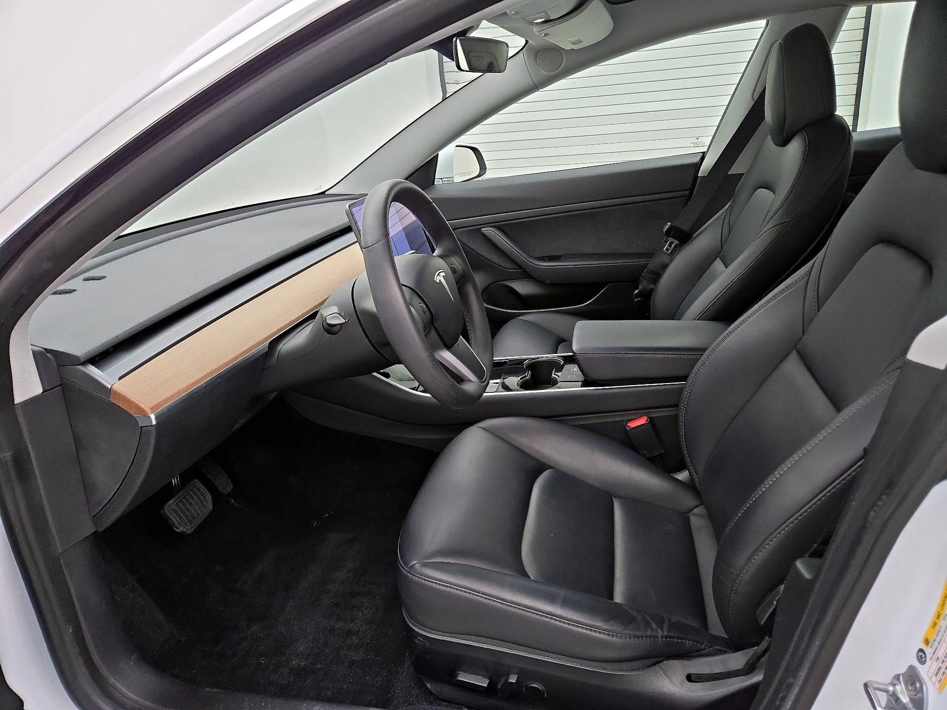 Thumbnail: 2020 Tesla Model 3 - 11