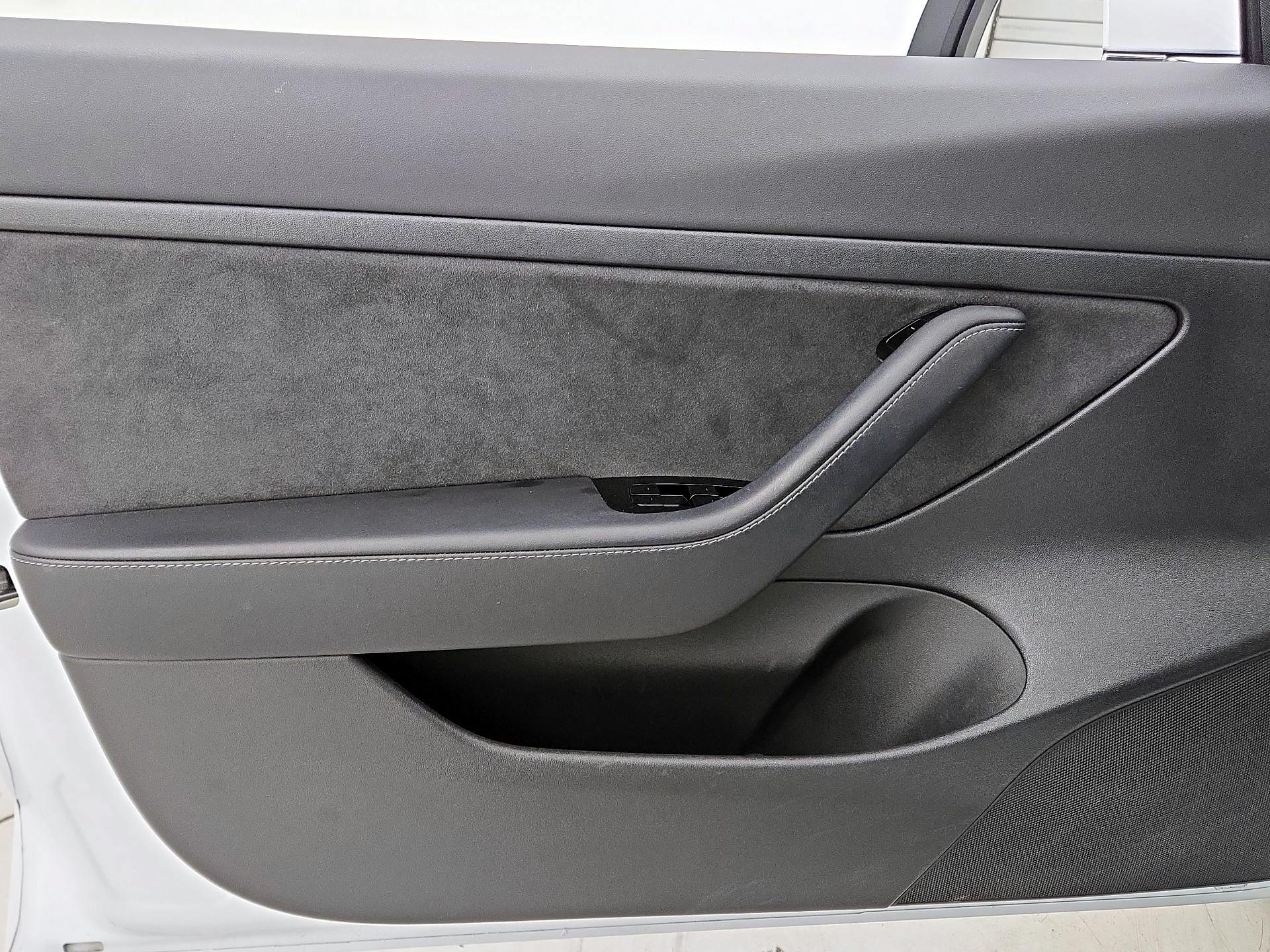 Thumbnail: 2020 Tesla Model 3 - 12