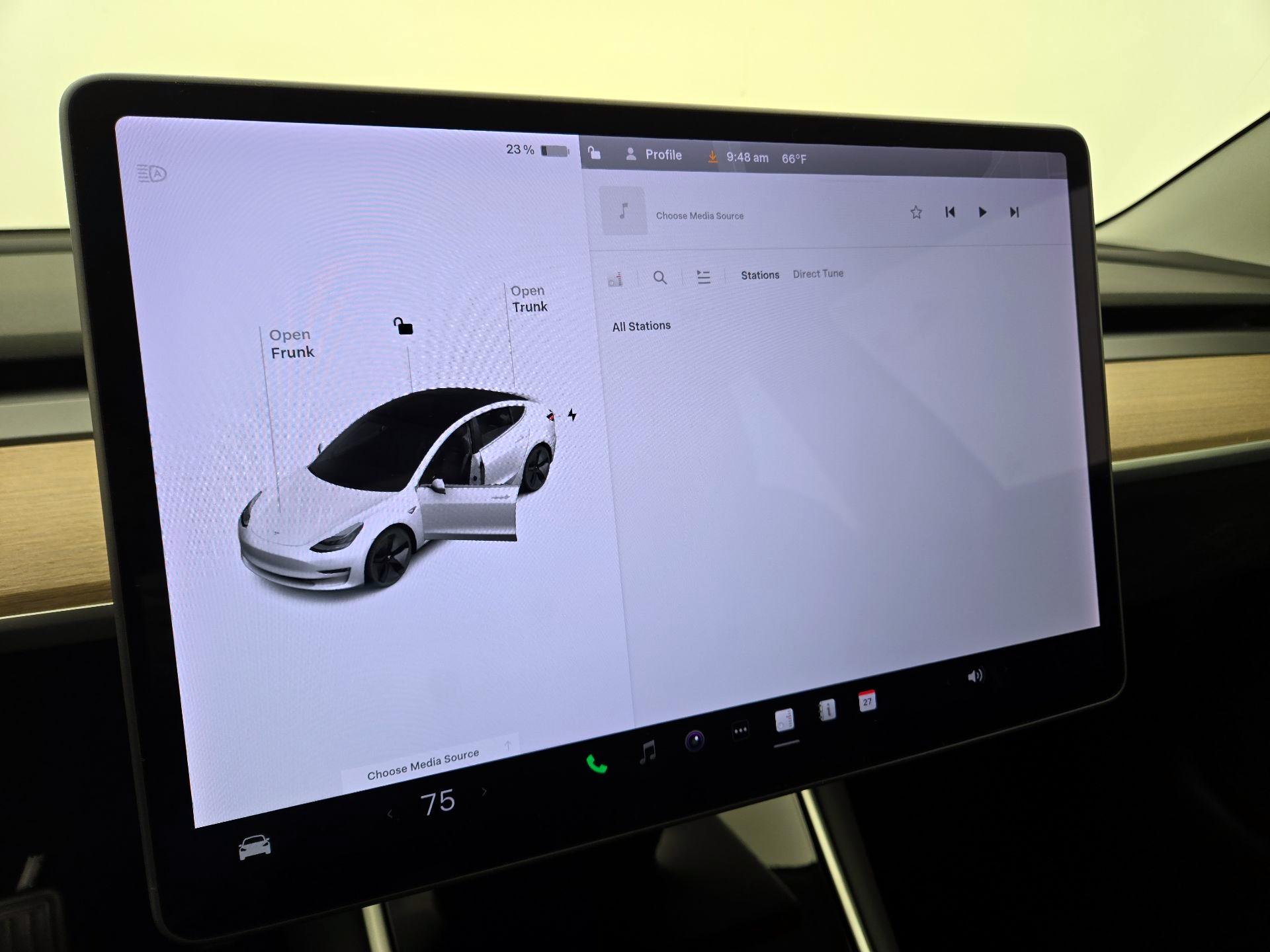 Thumbnail: 2020 Tesla Model 3 - 16