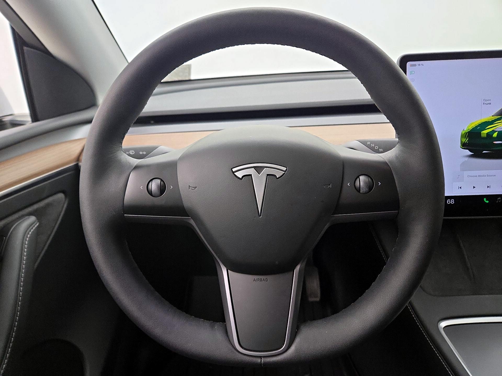 Thumbnail: 2023 Tesla Model Y - 10