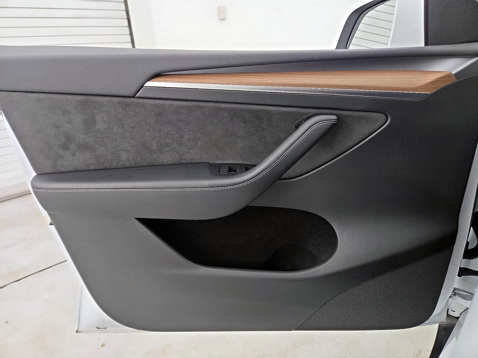 Thumbnail: 2023 Tesla Model Y - 12