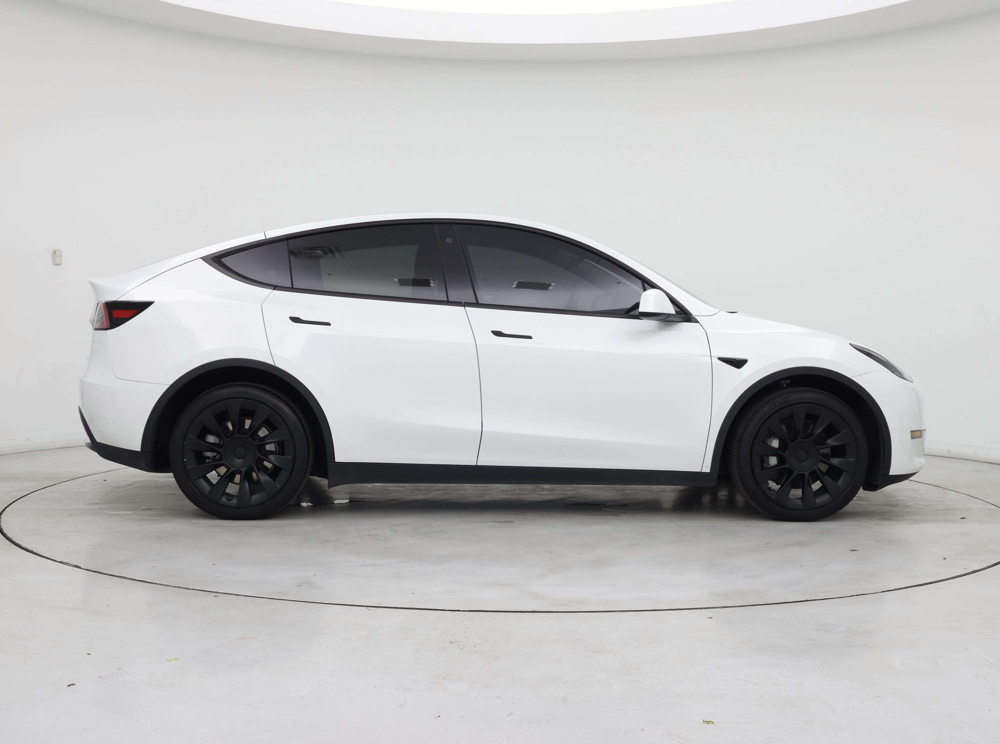 Thumbnail: 2023 Tesla Model Y - 7