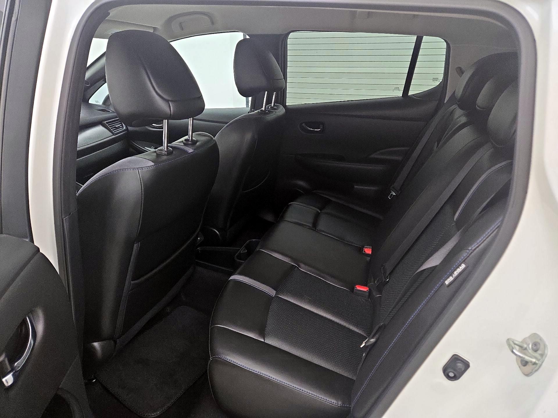 Thumbnail: 2022 Nissan Leaf - 18