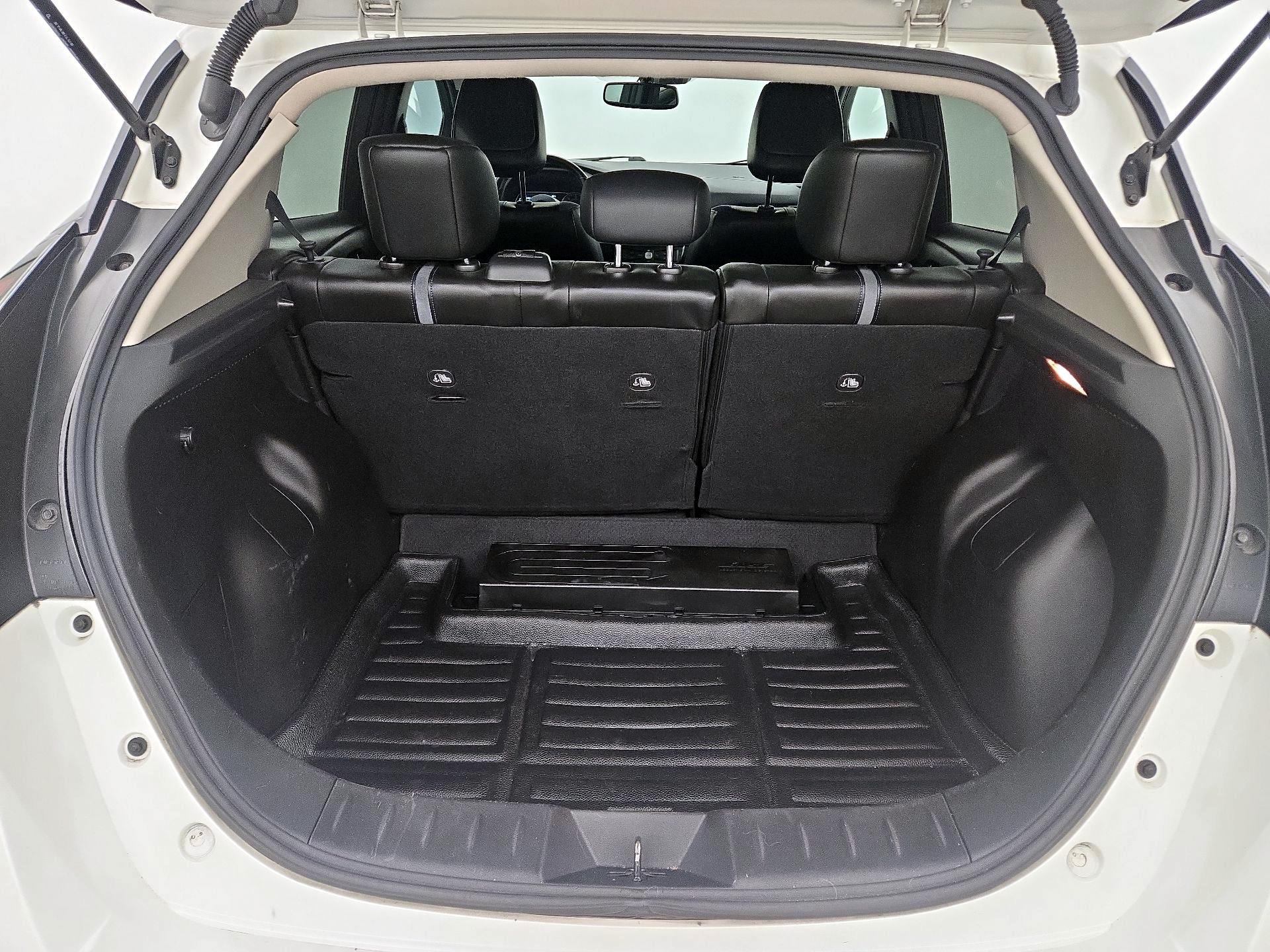 Thumbnail: 2022 Nissan Leaf - 19