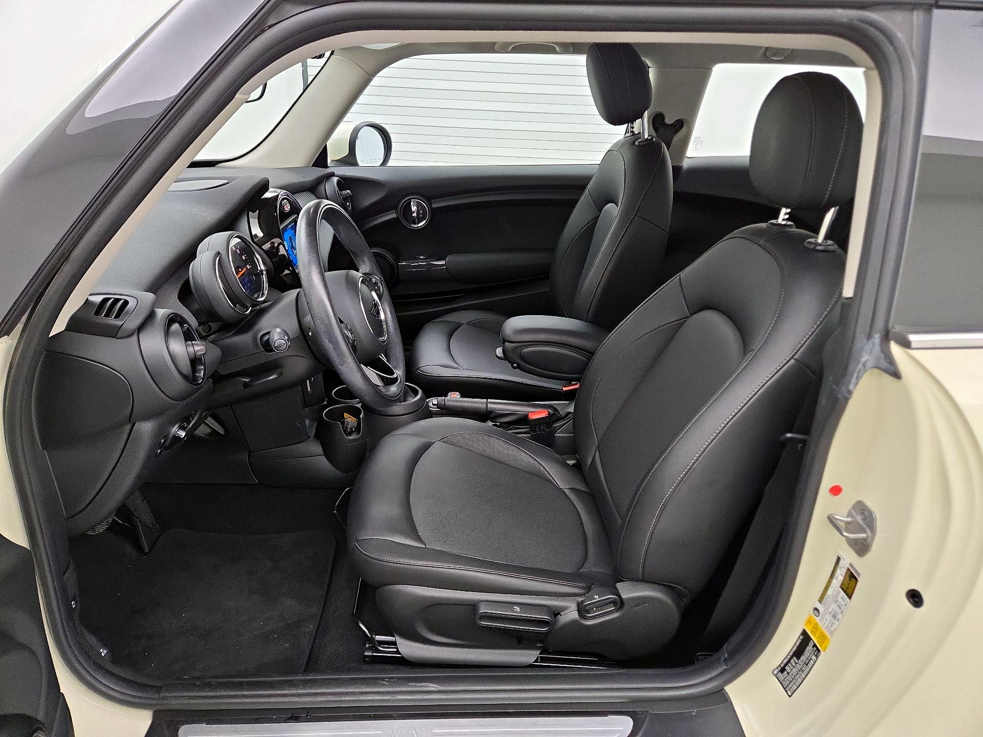 Thumbnail: 2021 MINI Cooper Hardtop - 11