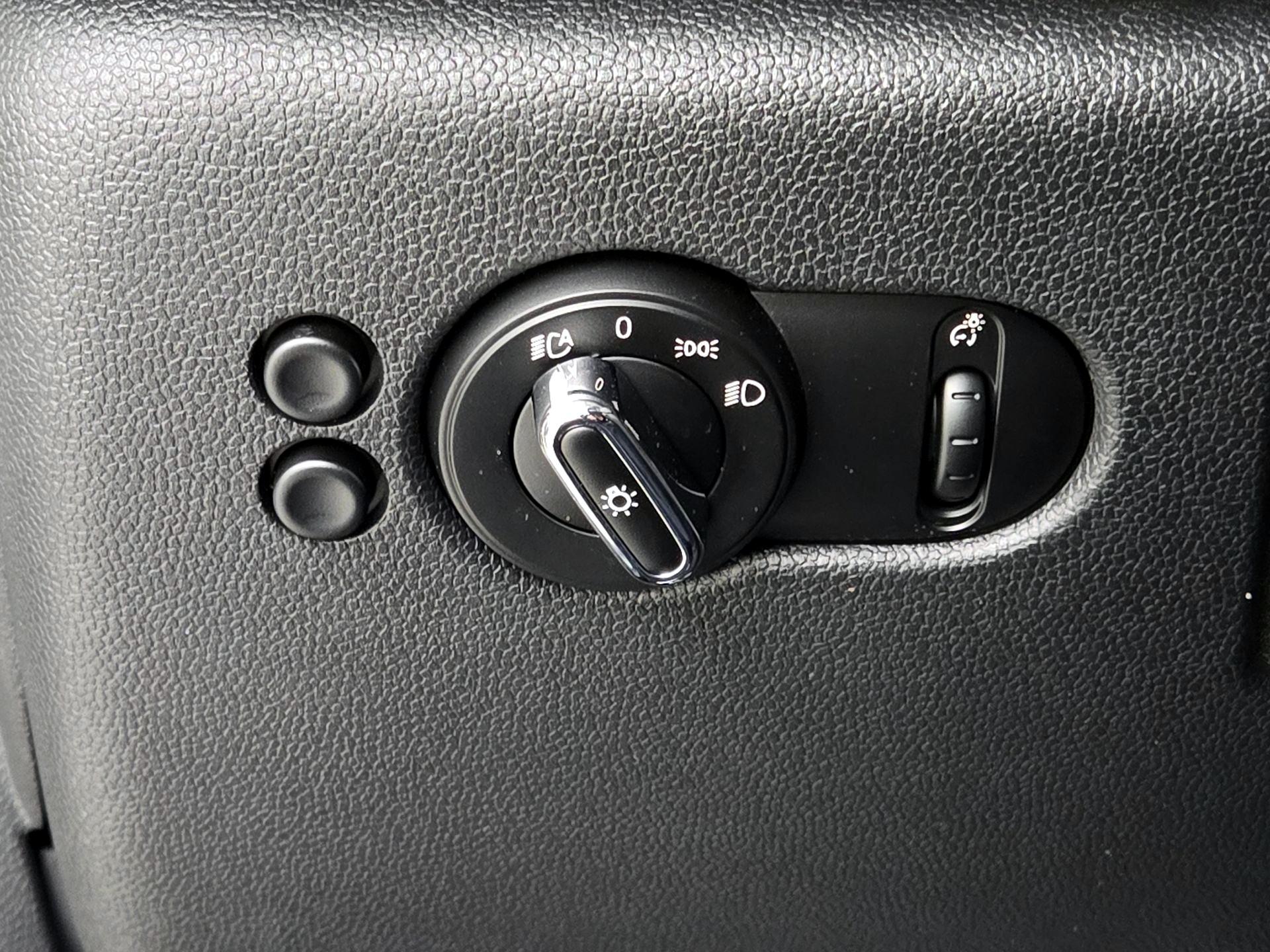 Thumbnail: 2021 MINI Cooper Hardtop - 13