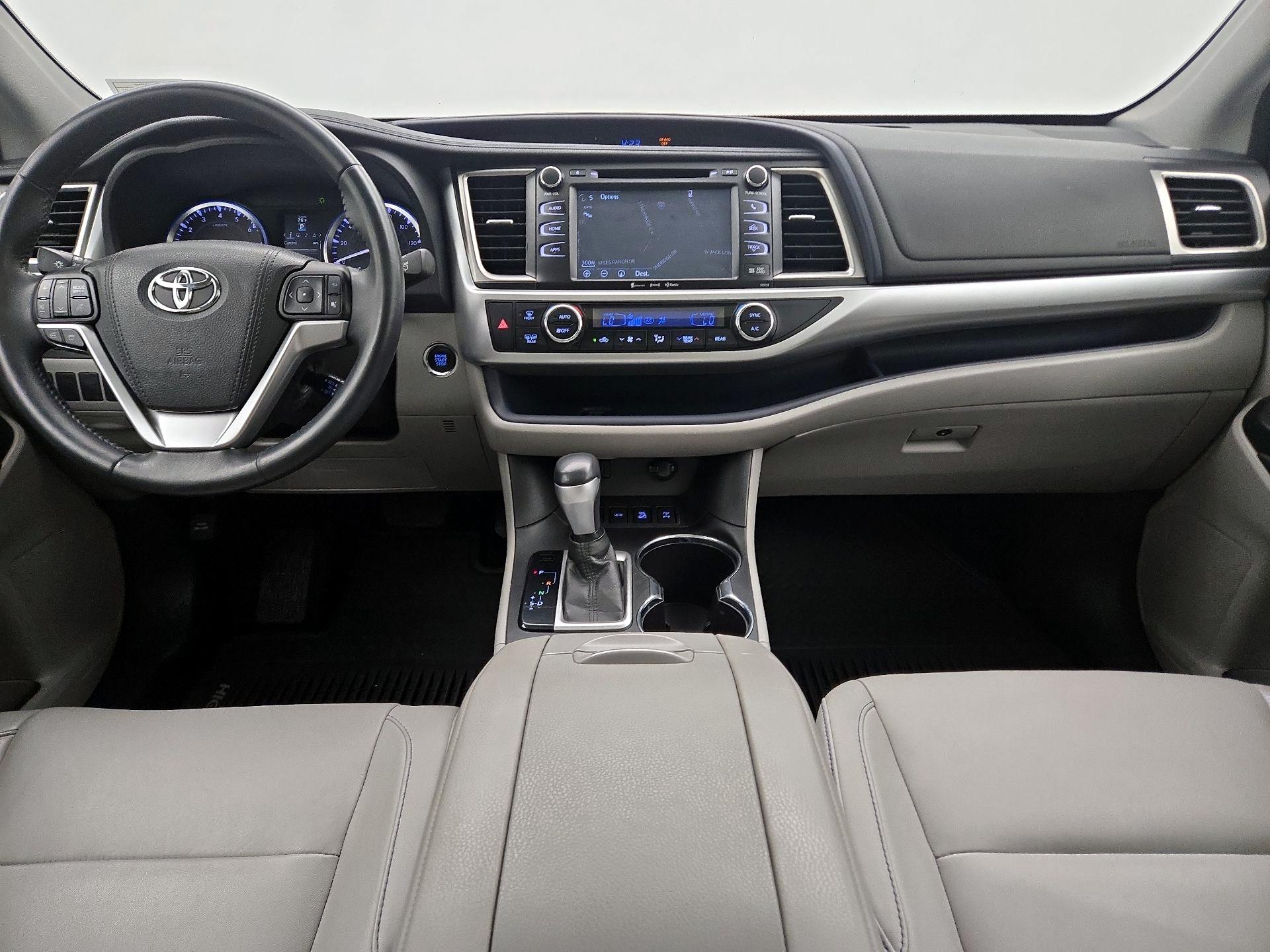 Thumbnail: 2016 Toyota Highlander - 9