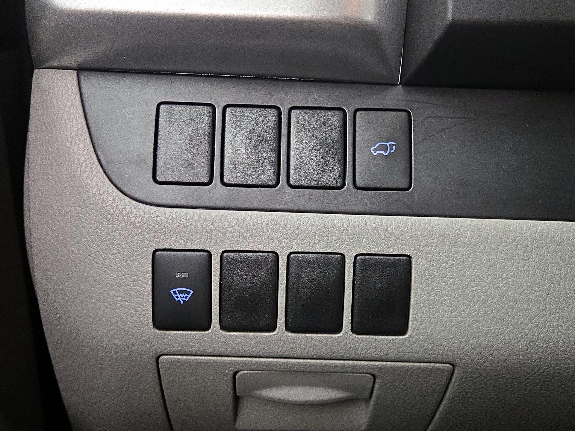 Thumbnail: 2016 Toyota Highlander - 13