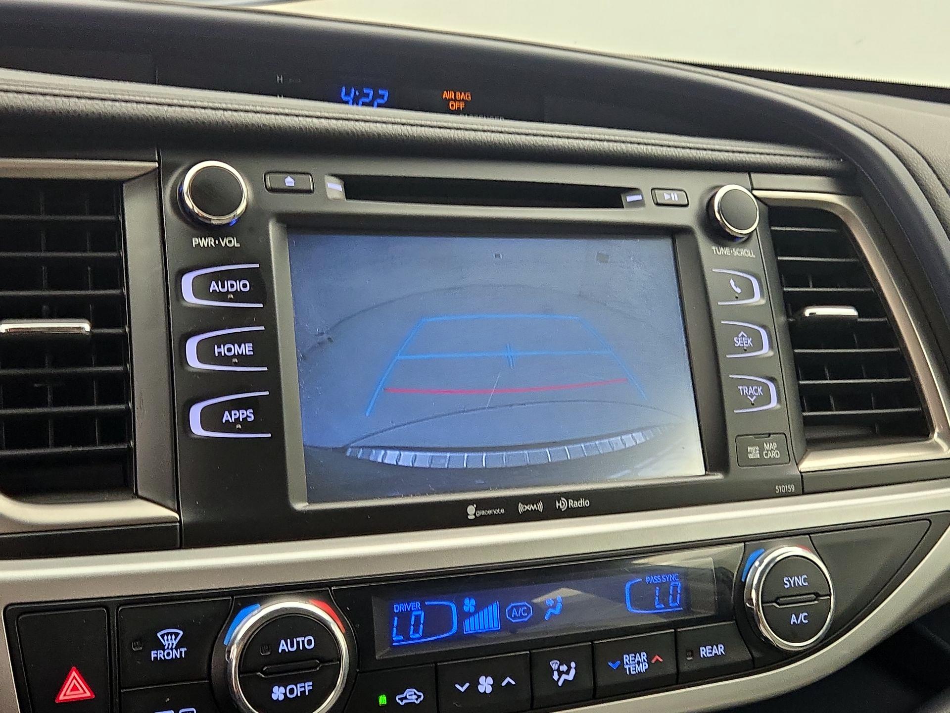 Thumbnail: 2016 Toyota Highlander - 15