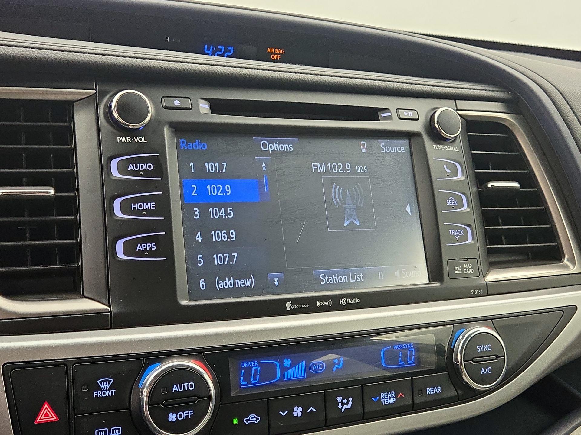 Thumbnail: 2016 Toyota Highlander - 16