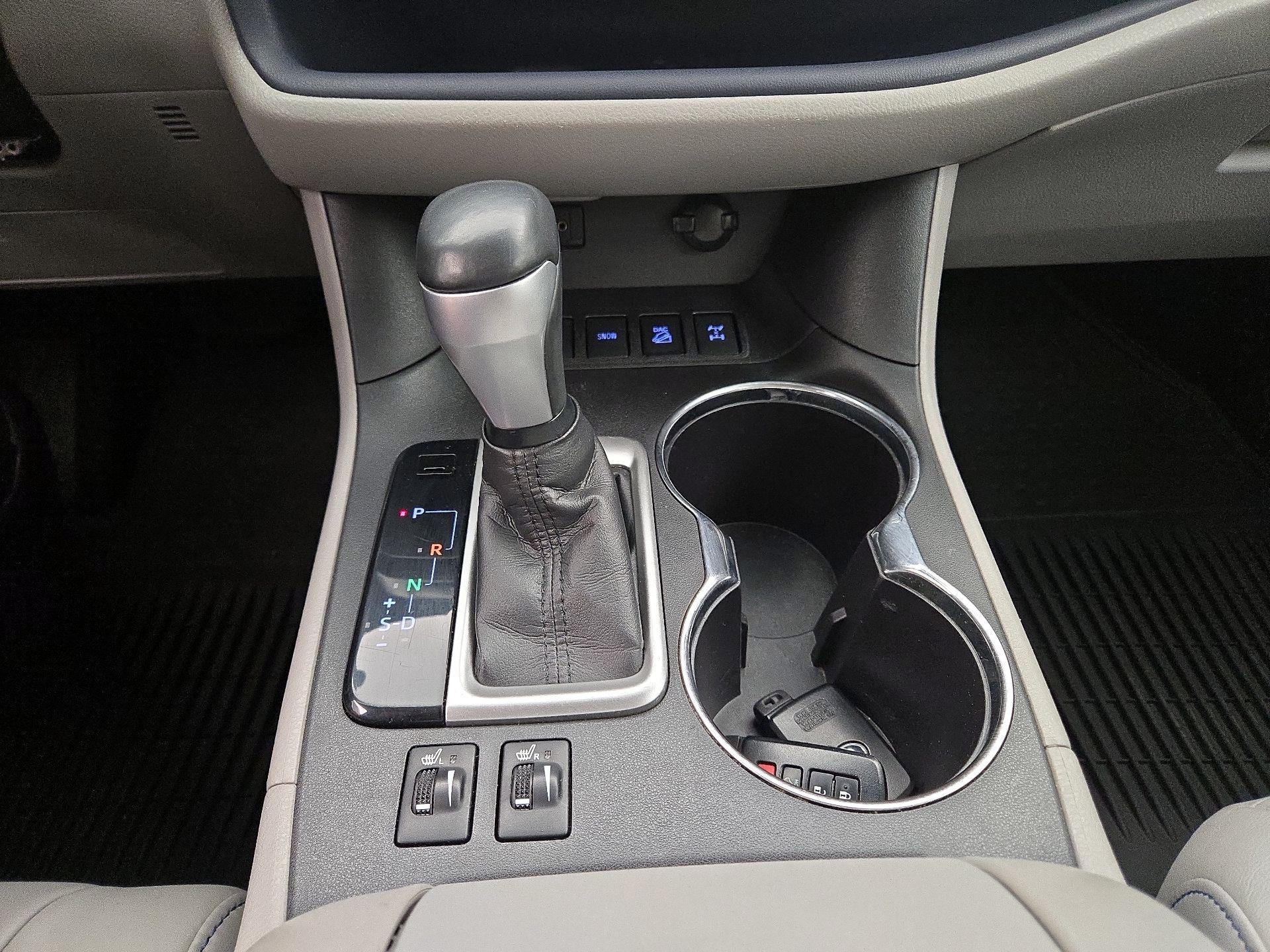 Thumbnail: 2016 Toyota Highlander - 18