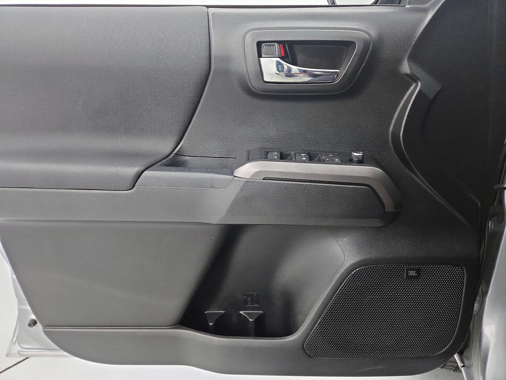 Thumbnail: 2017 Toyota Tacoma - 12