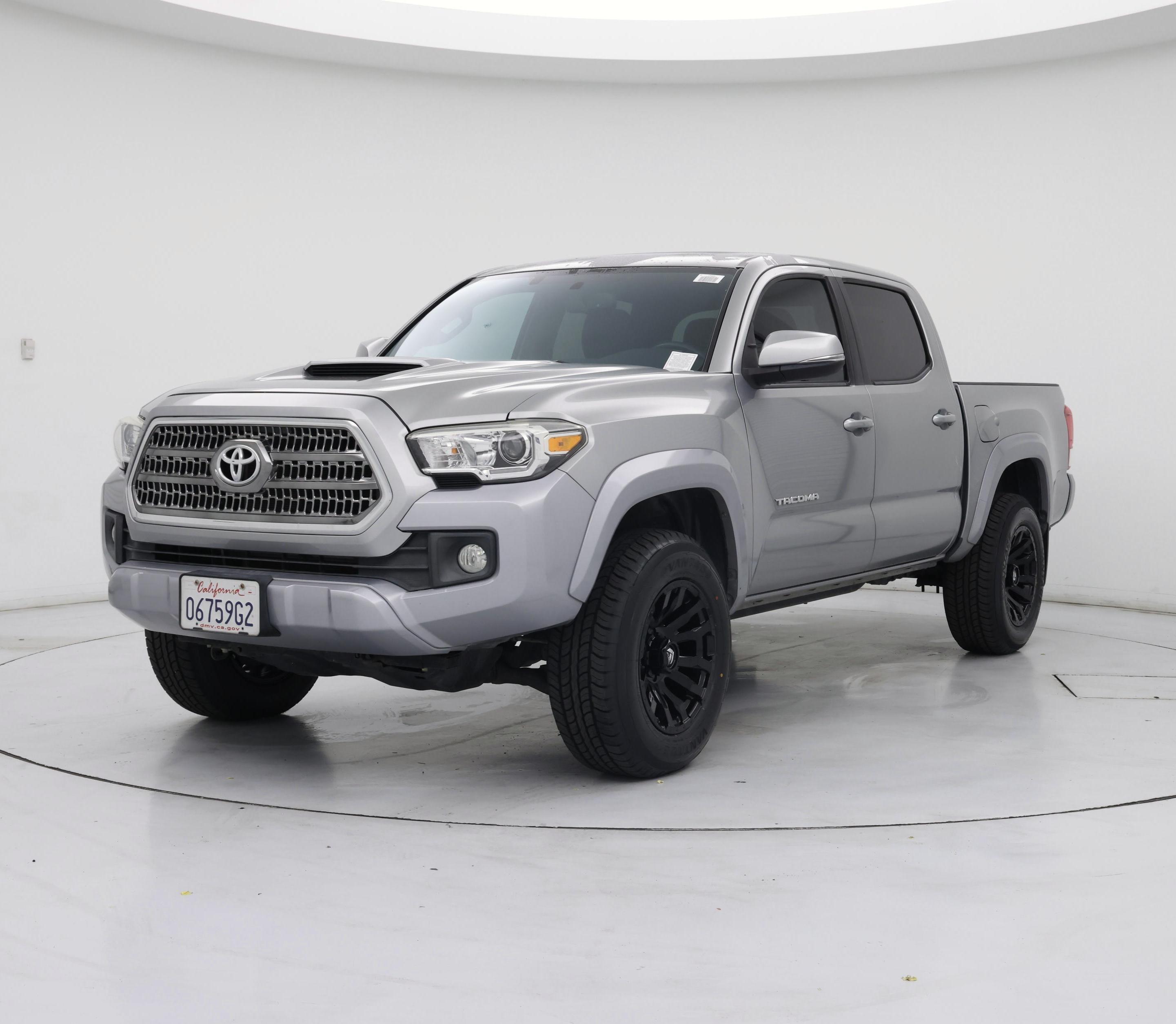 Thumbnail: 2017 Toyota Tacoma - 4