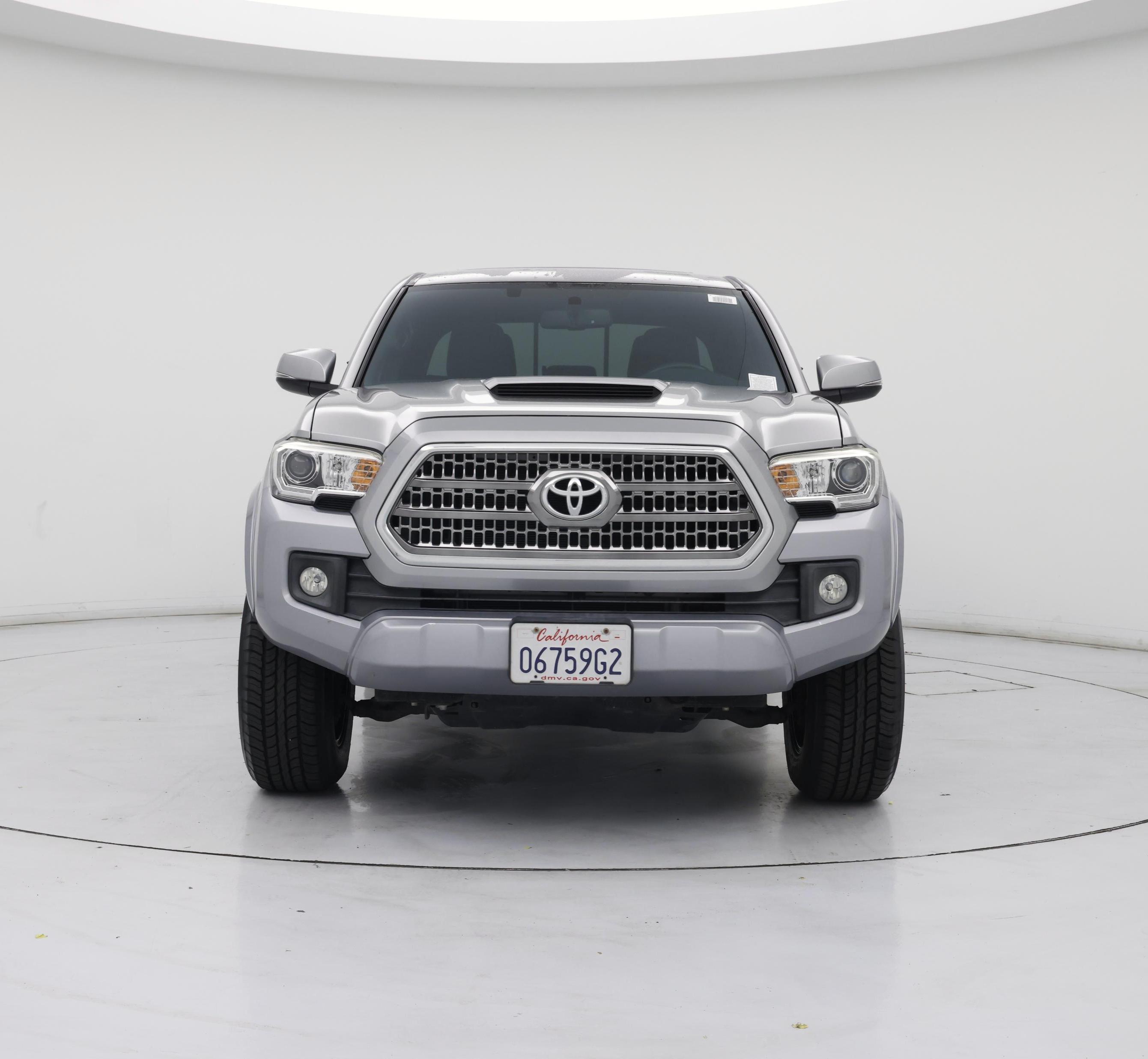 Thumbnail: 2017 Toyota Tacoma - 5