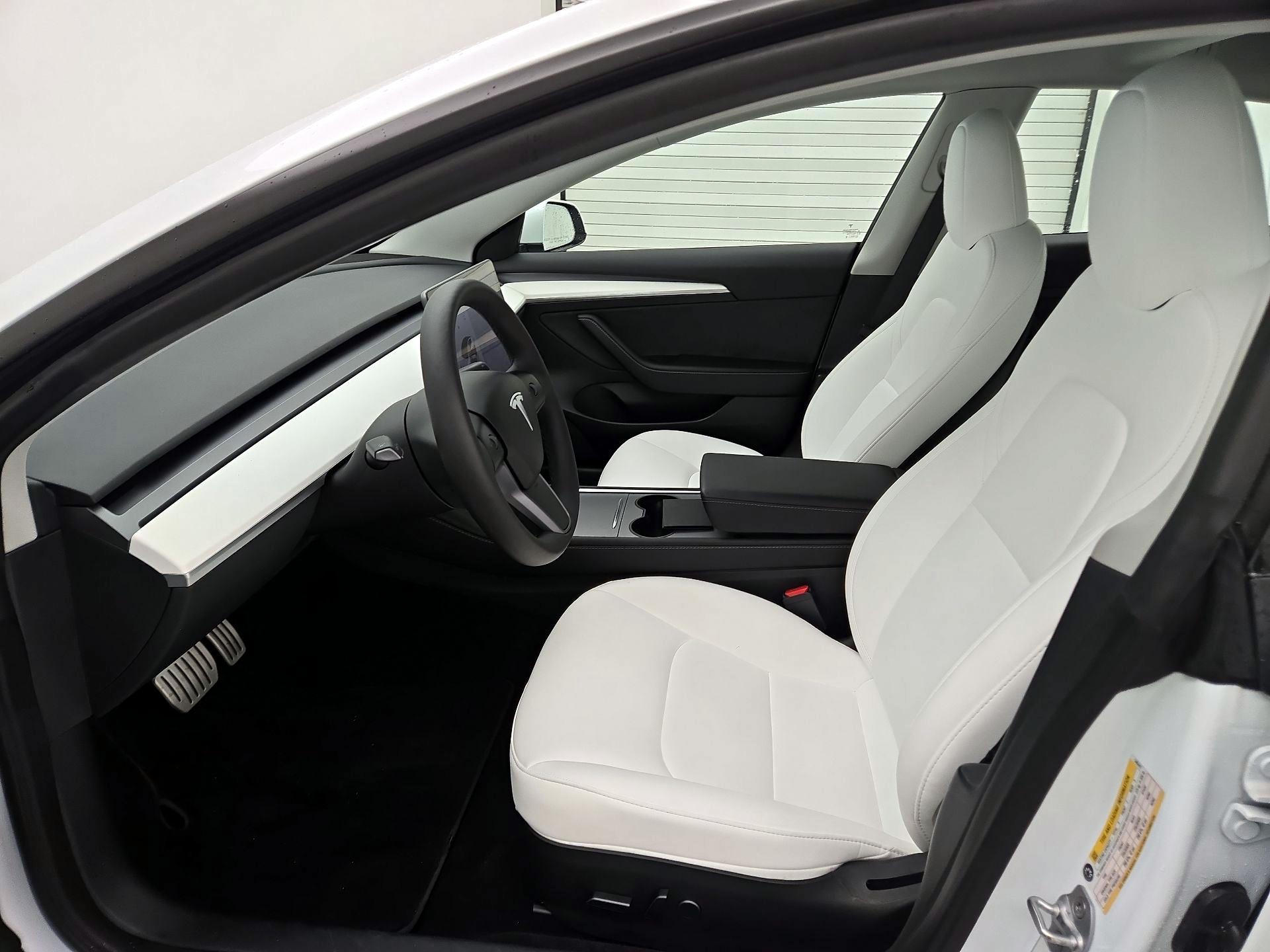 Thumbnail: 2023 Tesla Model 3 - 11