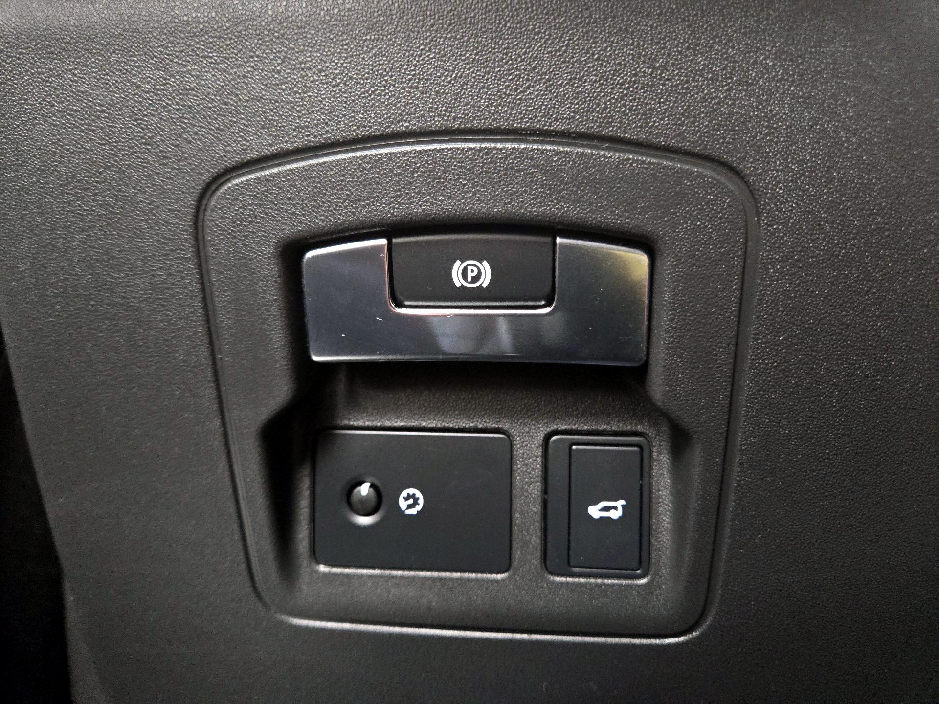 Thumbnail: 2018 Land Rover Range Rover Velar - 13