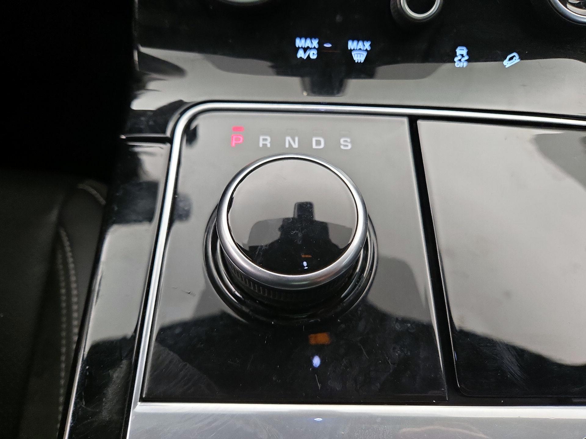 Thumbnail: 2018 Land Rover Range Rover Velar - 18