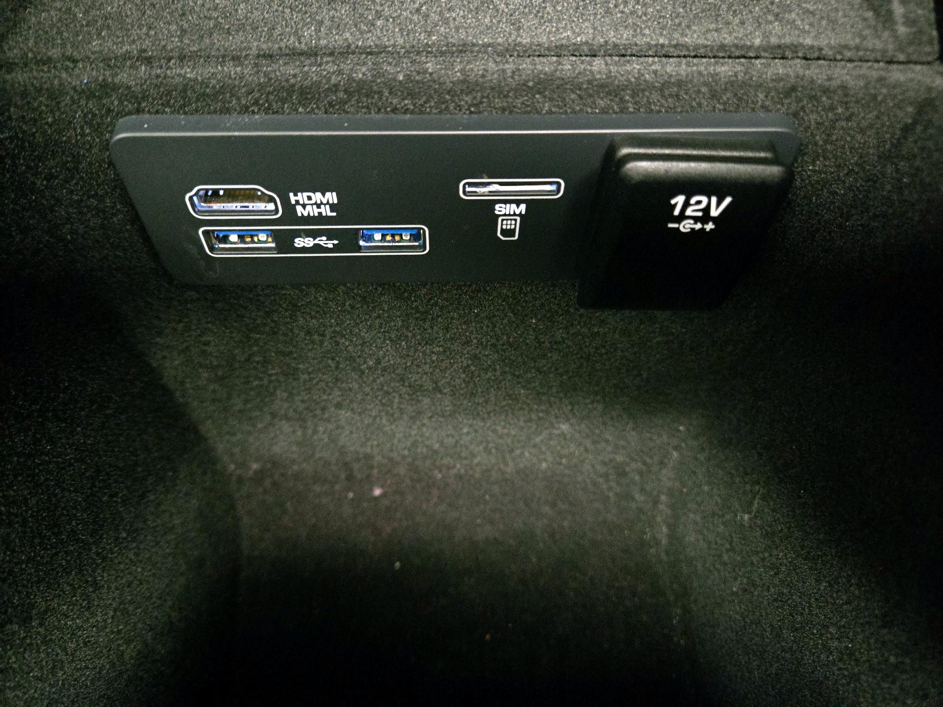 Thumbnail: 2018 Land Rover Range Rover Velar - 19