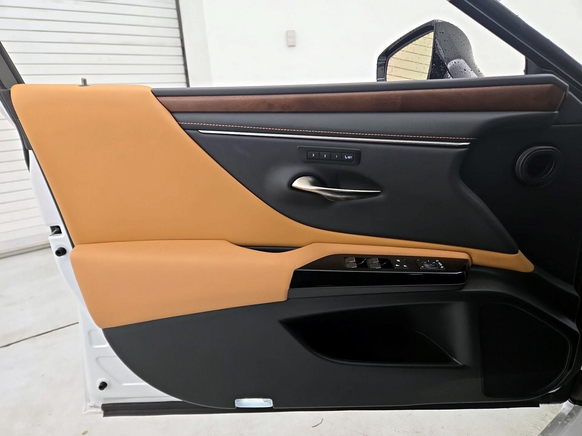 Thumbnail: 2023 Lexus ES - 12