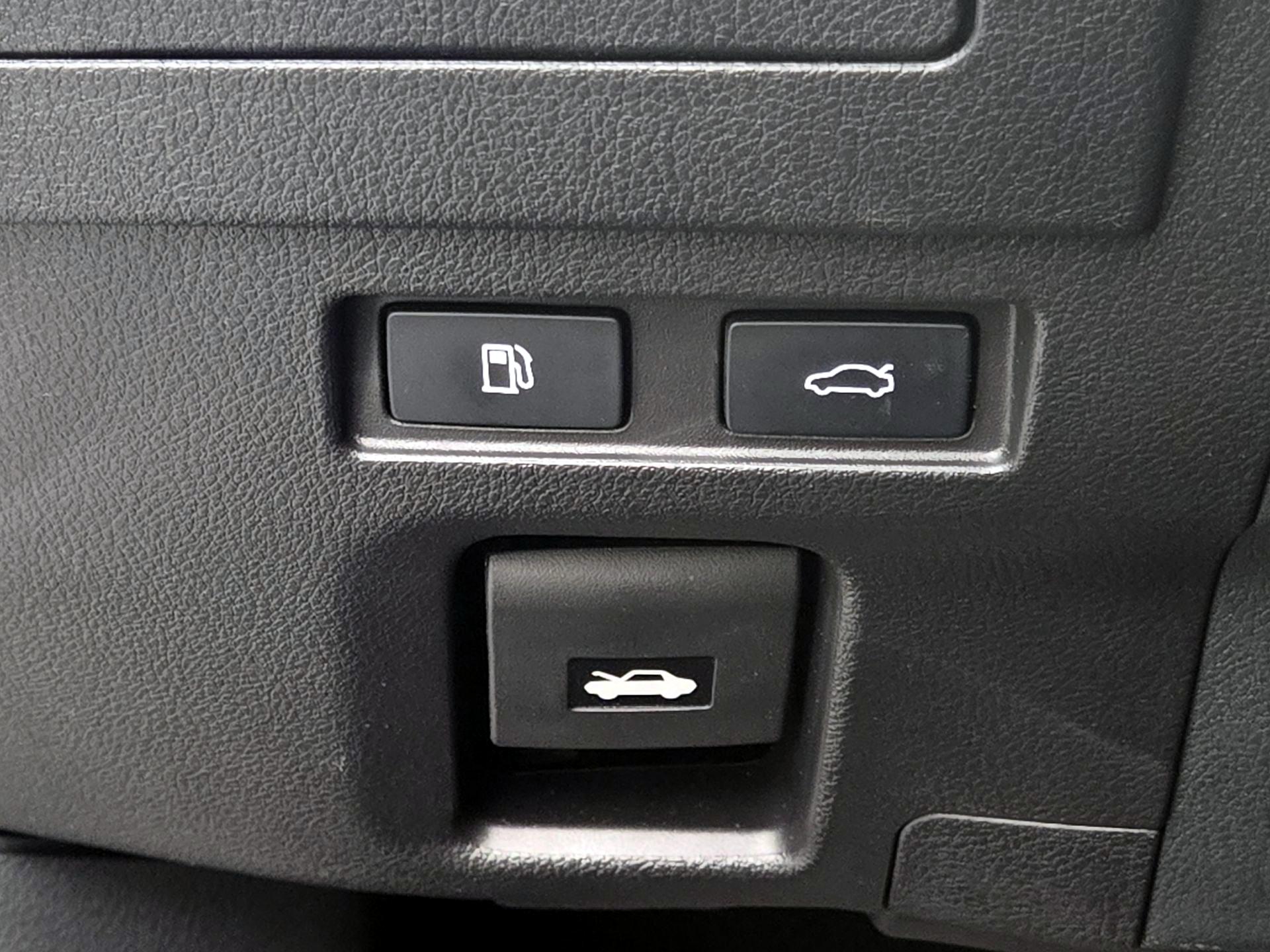 Thumbnail: 2023 Lexus ES - 13