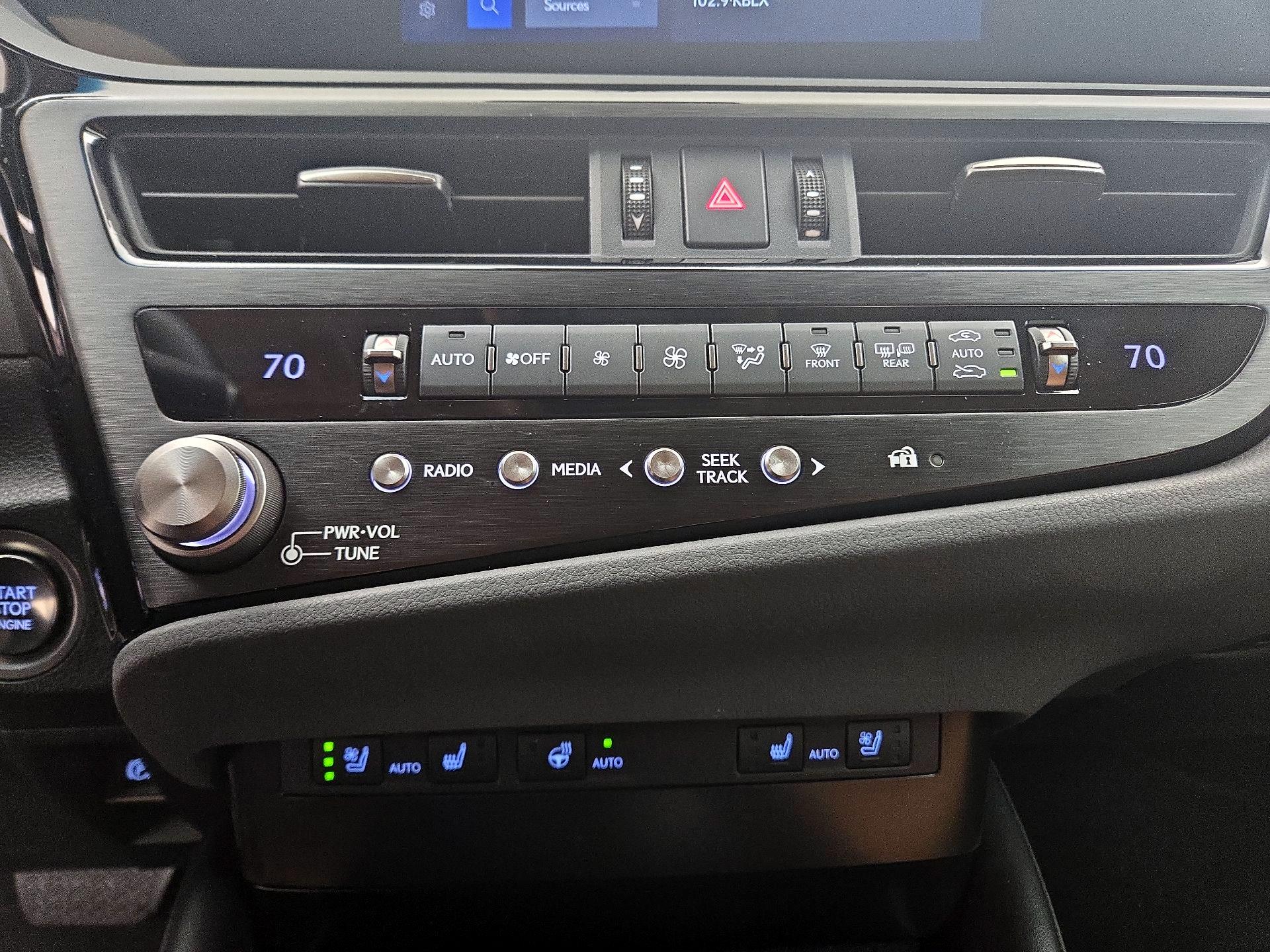 Thumbnail: 2023 Lexus ES - 17