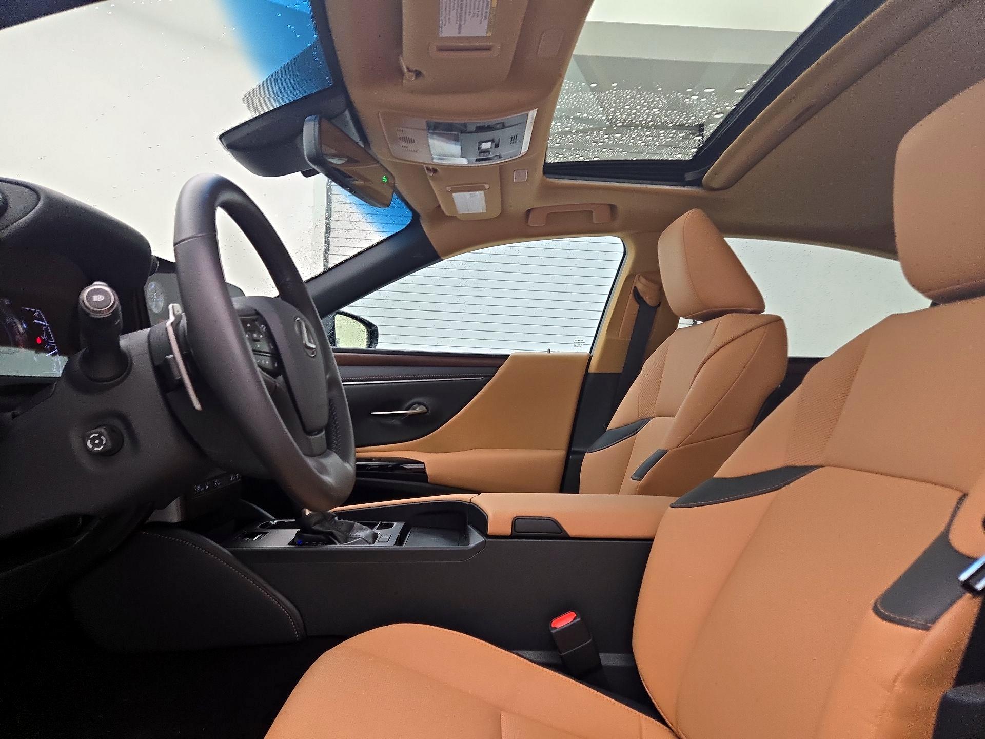 Thumbnail: 2023 Lexus ES - 20