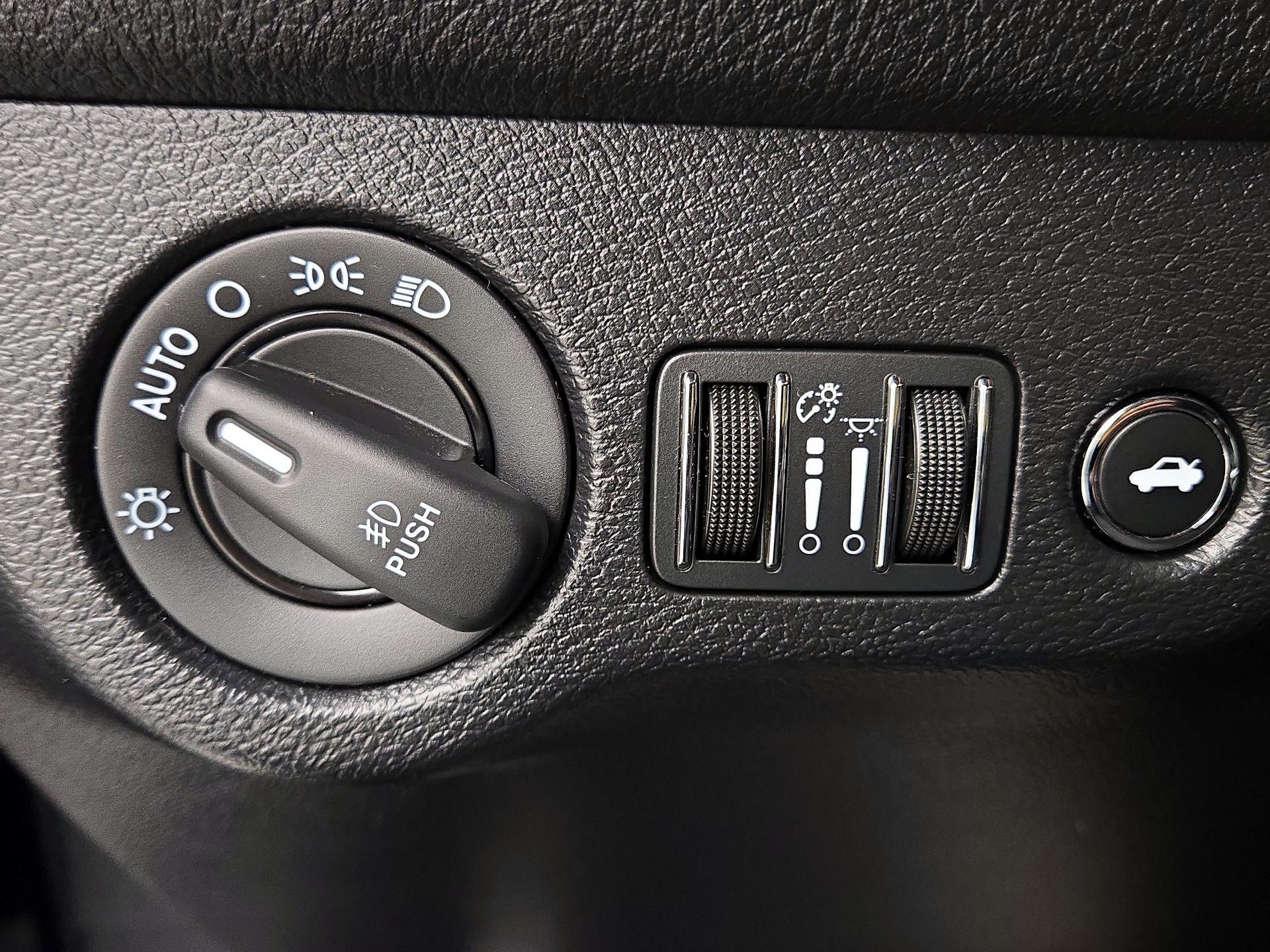 Thumbnail: 2016 Dodge Challenger - 13